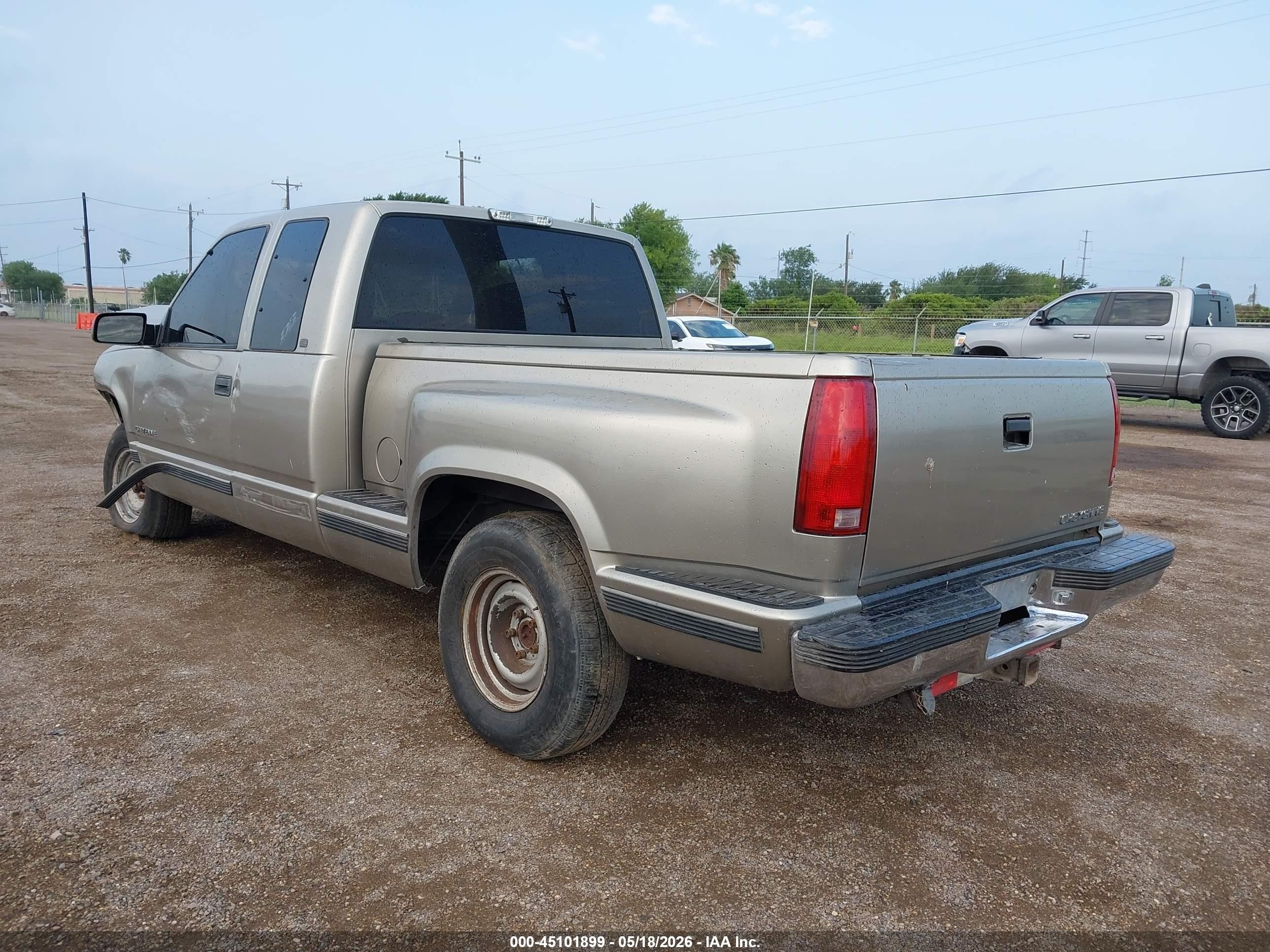 1998 Chevrolet C1500 Fleetside Gold vin: 2GCEC19R8W1187148