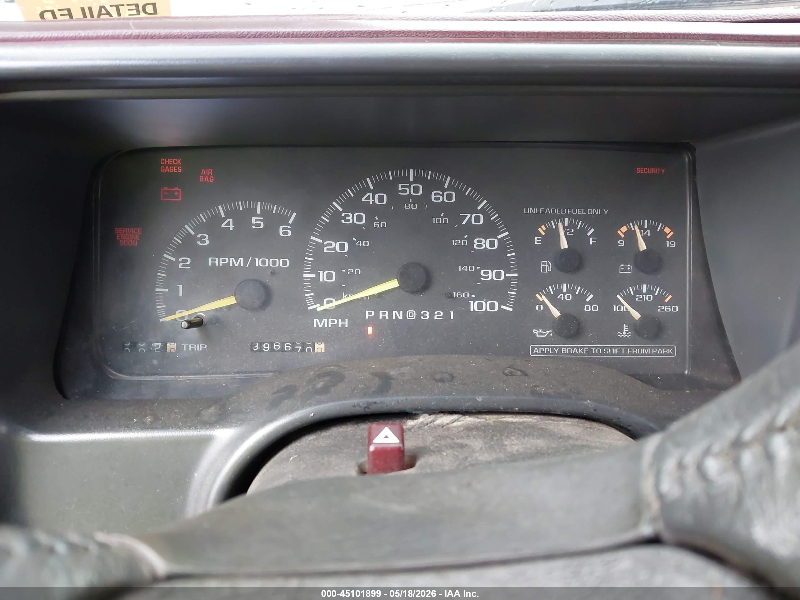 1998 Chevrolet C1500 Fleetside Gold vin: 2GCEC19R8W1187148
