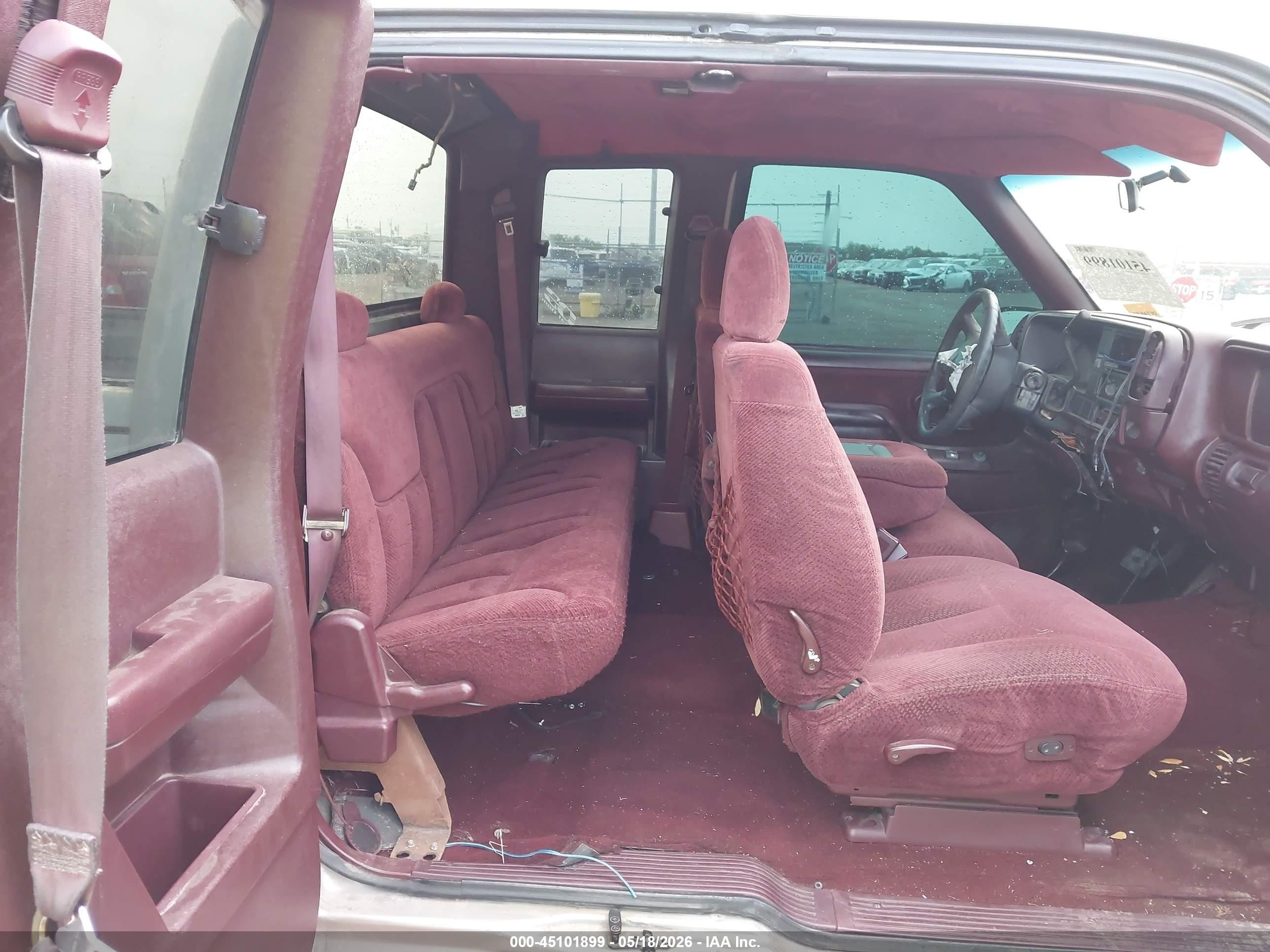 1998 Chevrolet C1500 Fleetside Gold vin: 2GCEC19R8W1187148