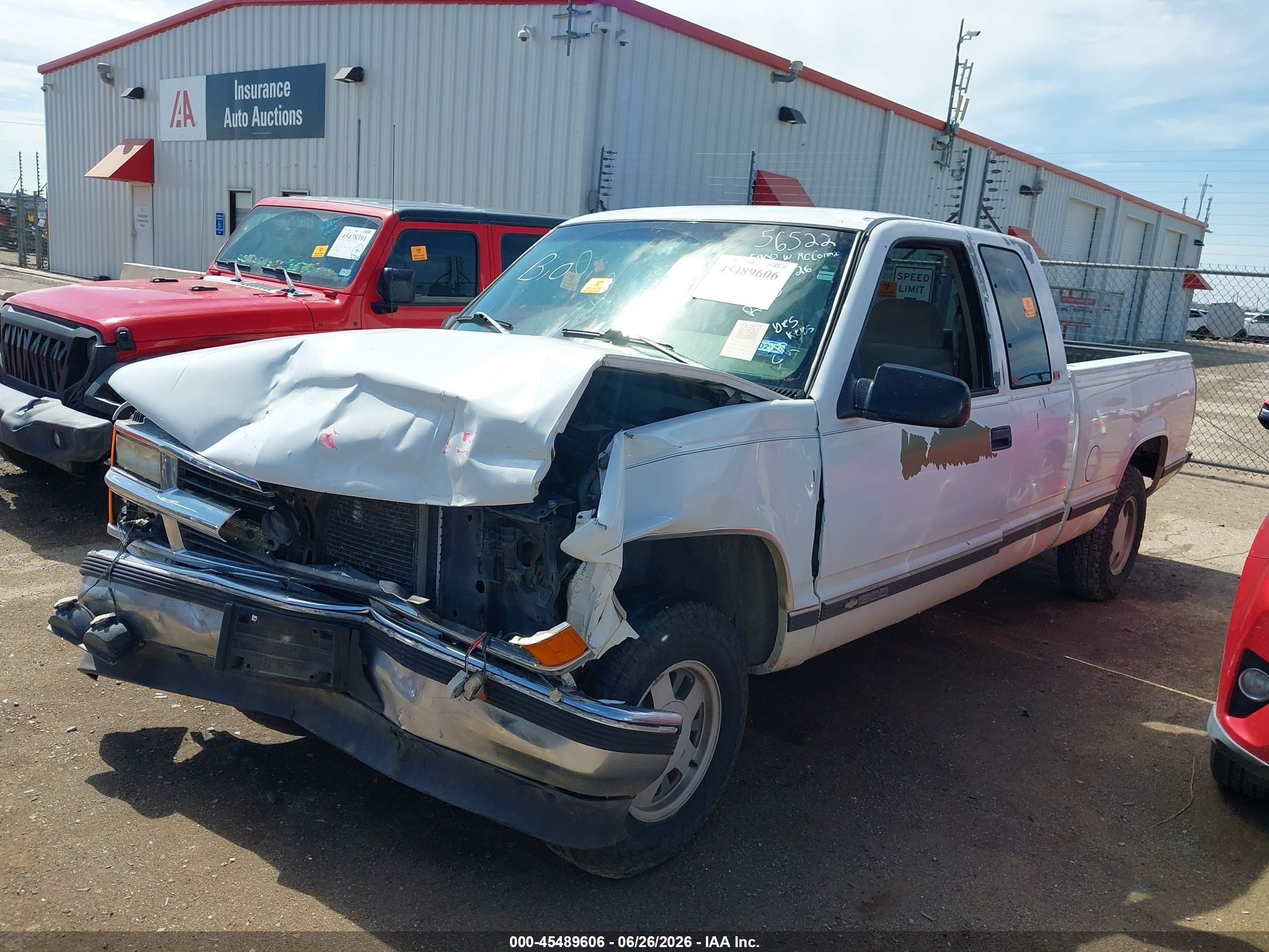 1996 Chevrolet Gmt-400 C1500 Белый vin: 2GCEC19RXT1199720