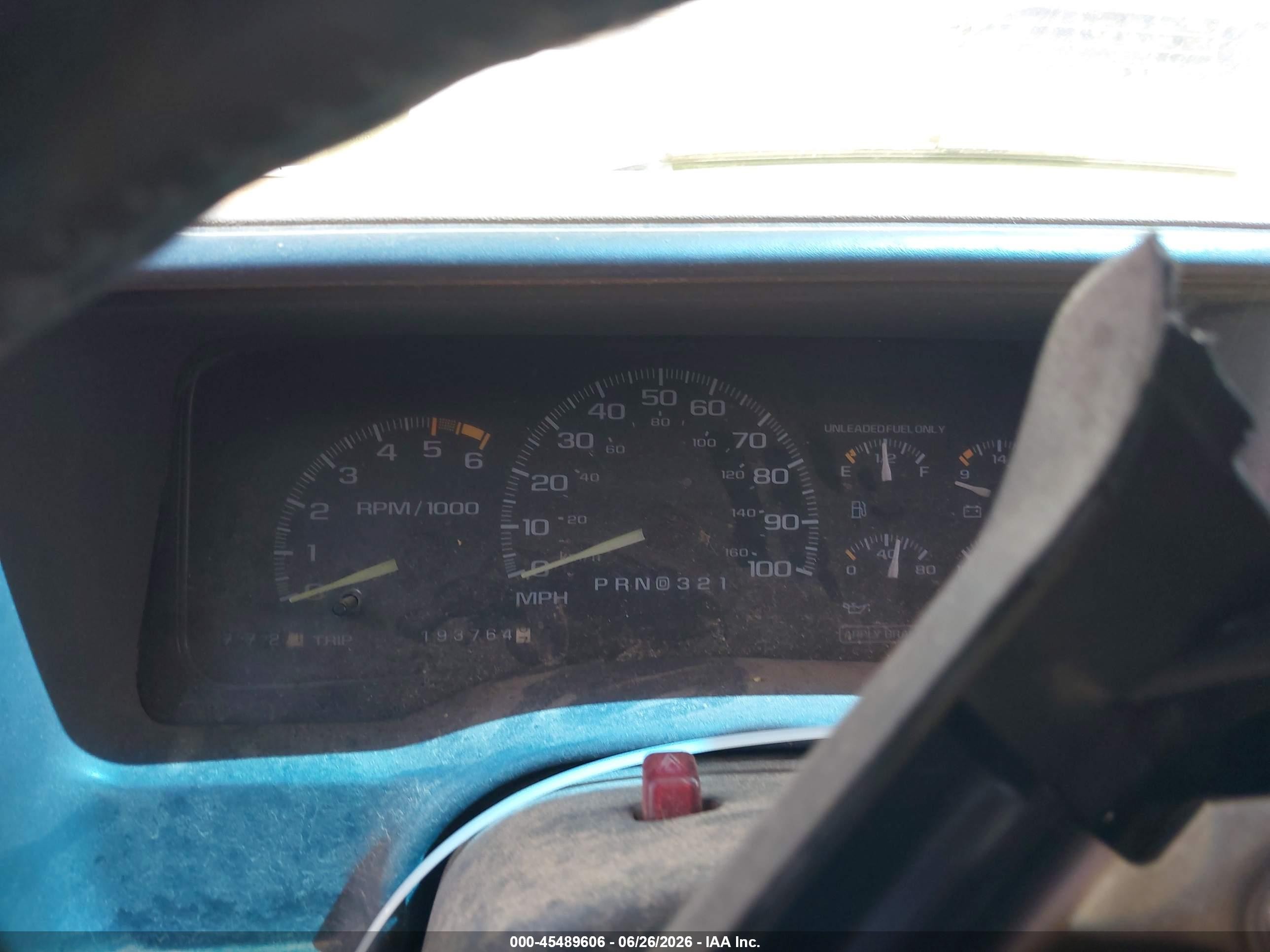 1996 Chevrolet Gmt-400 C1500 Белый vin: 2GCEC19RXT1199720