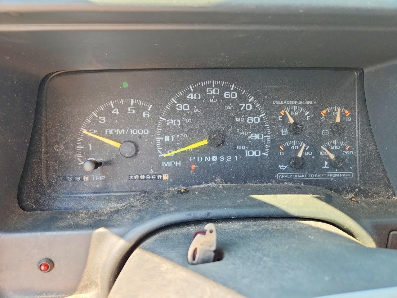 1997 Chevrolet Gmt-400 C1500 Two Tone vin: 2GCEC19RXV1248708