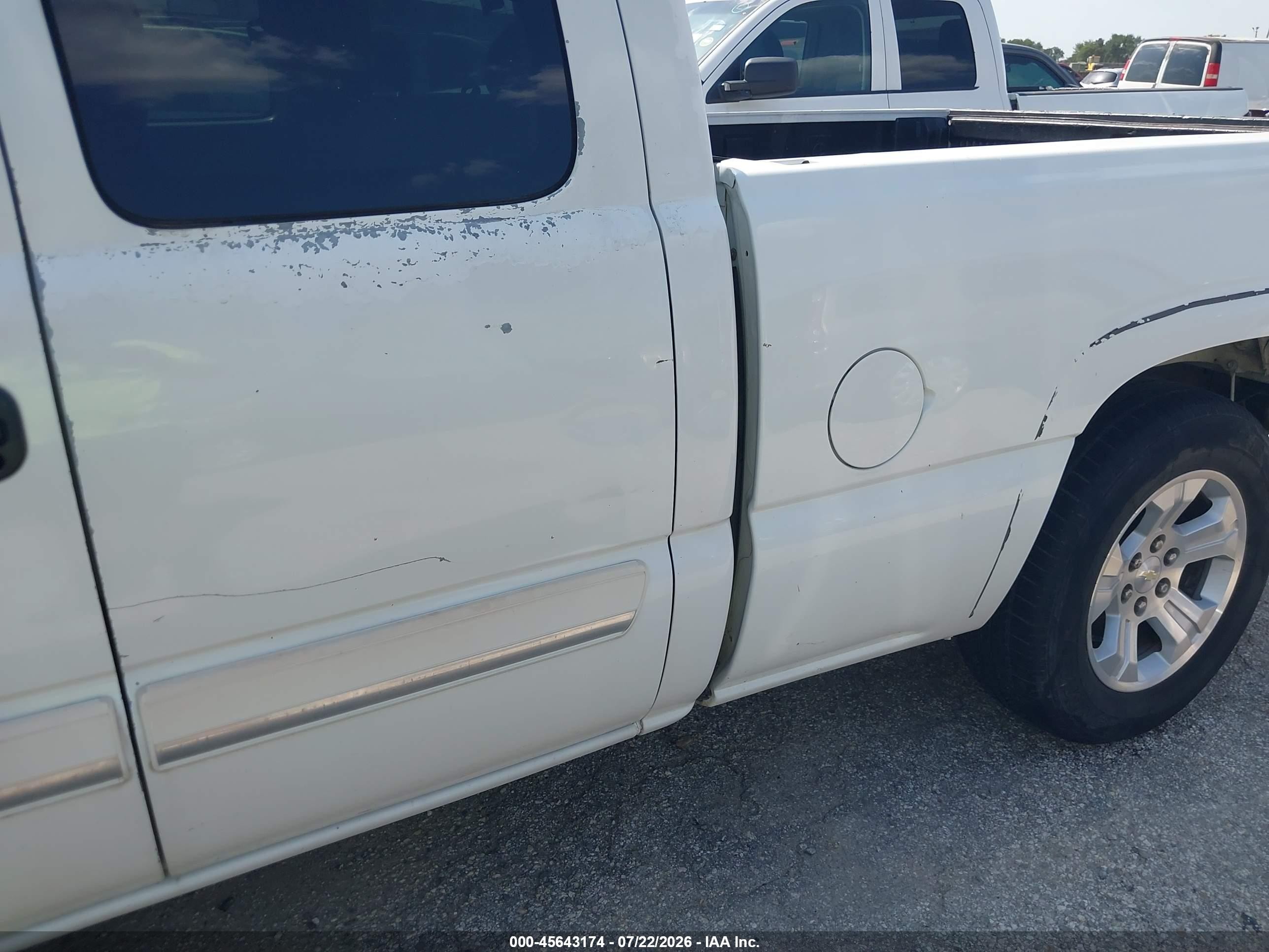 2003 Chevrolet Silverado 1500 Ls White vin: 2GCEC19T031369837