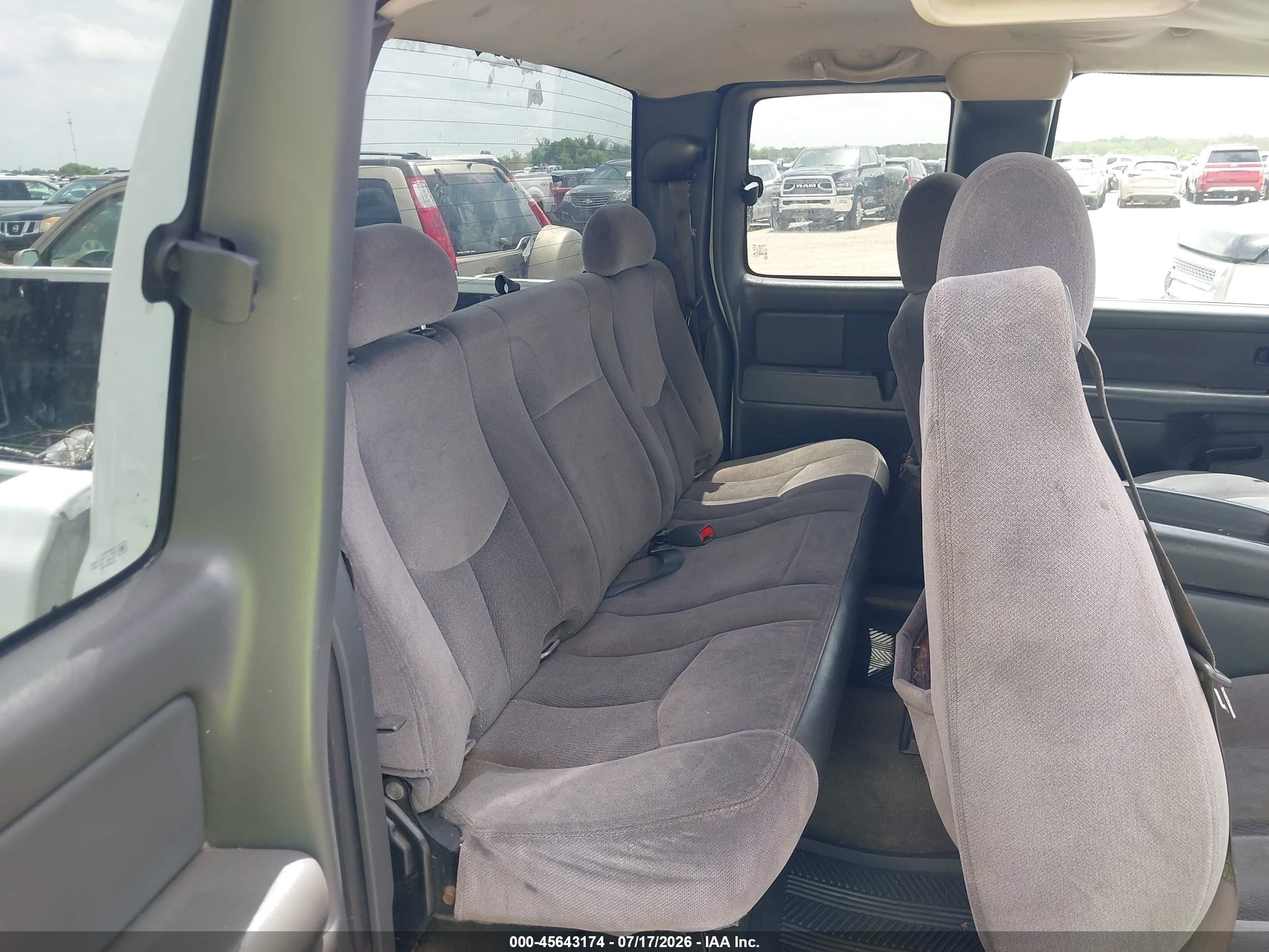 2003 Chevrolet Silverado 1500 Ls White vin: 2GCEC19T031369837