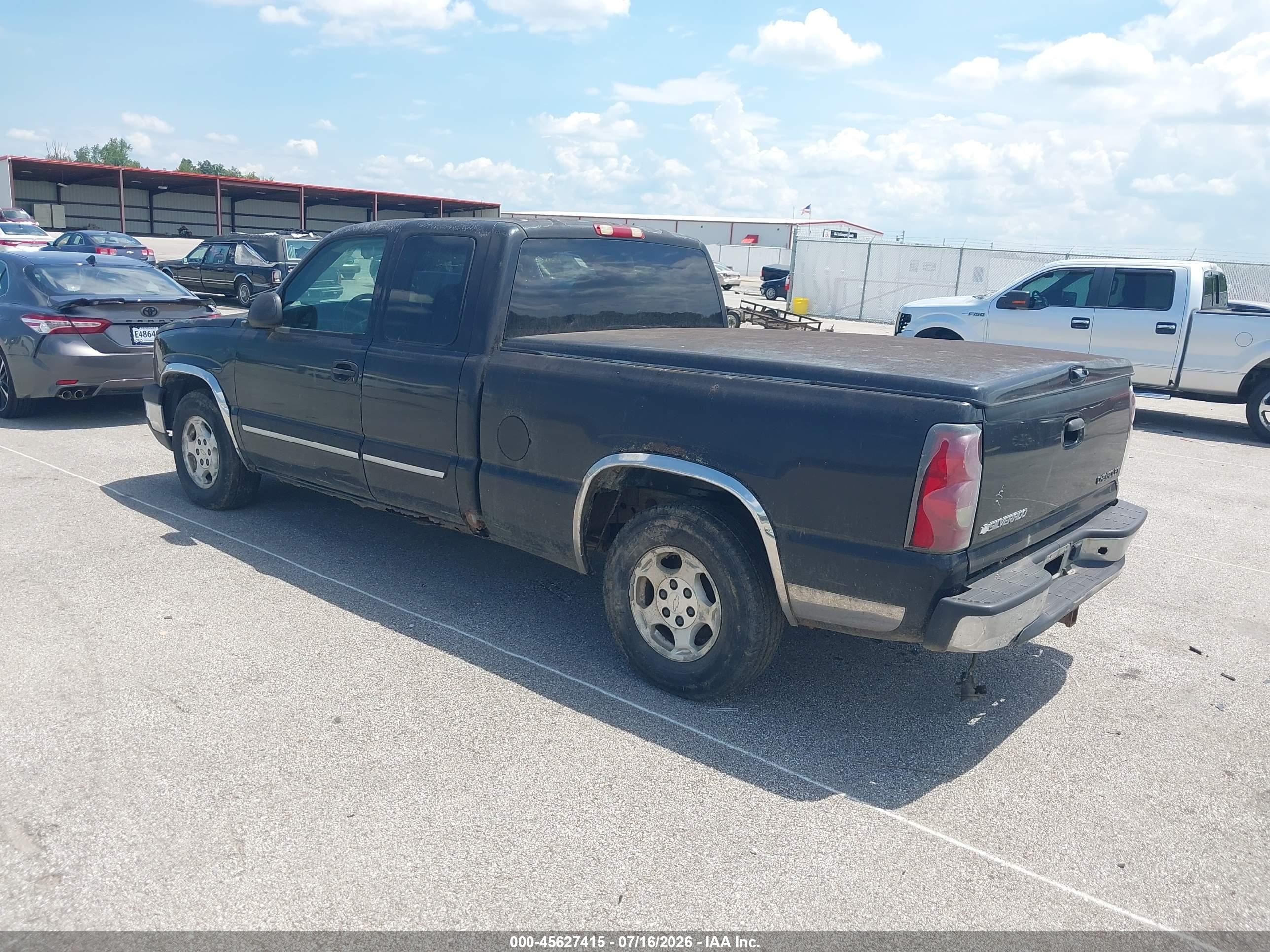 2004 Chevrolet Silverado 1500 Ls Black vin: 2GCEC19T041171406