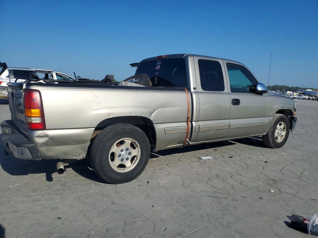2000 Chevrolet Silverado C1500 Silver vin: 2GCEC19T0Y1198756