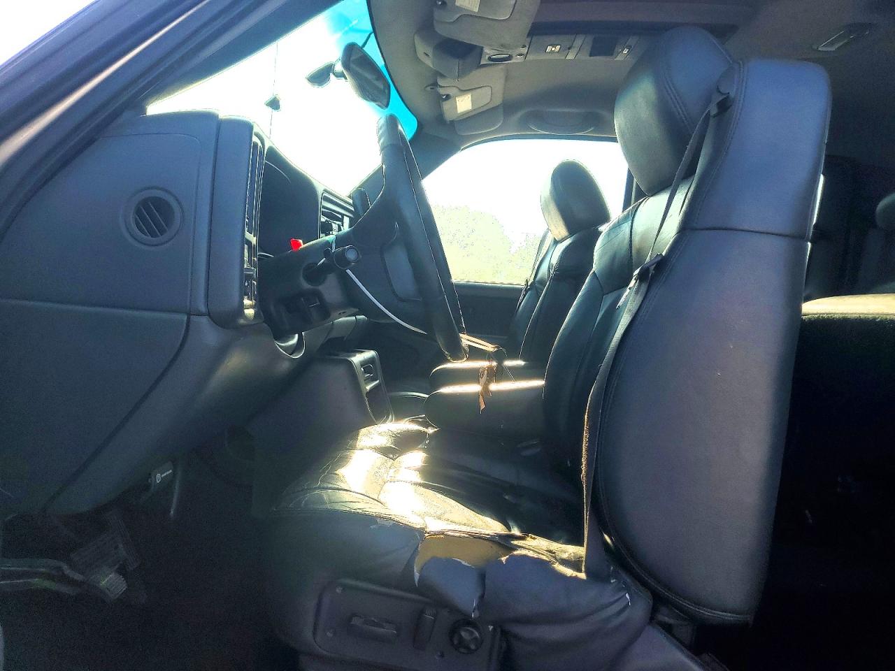 2000 Chevrolet Silverado C1500 Silver vin: 2GCEC19T0Y1198756