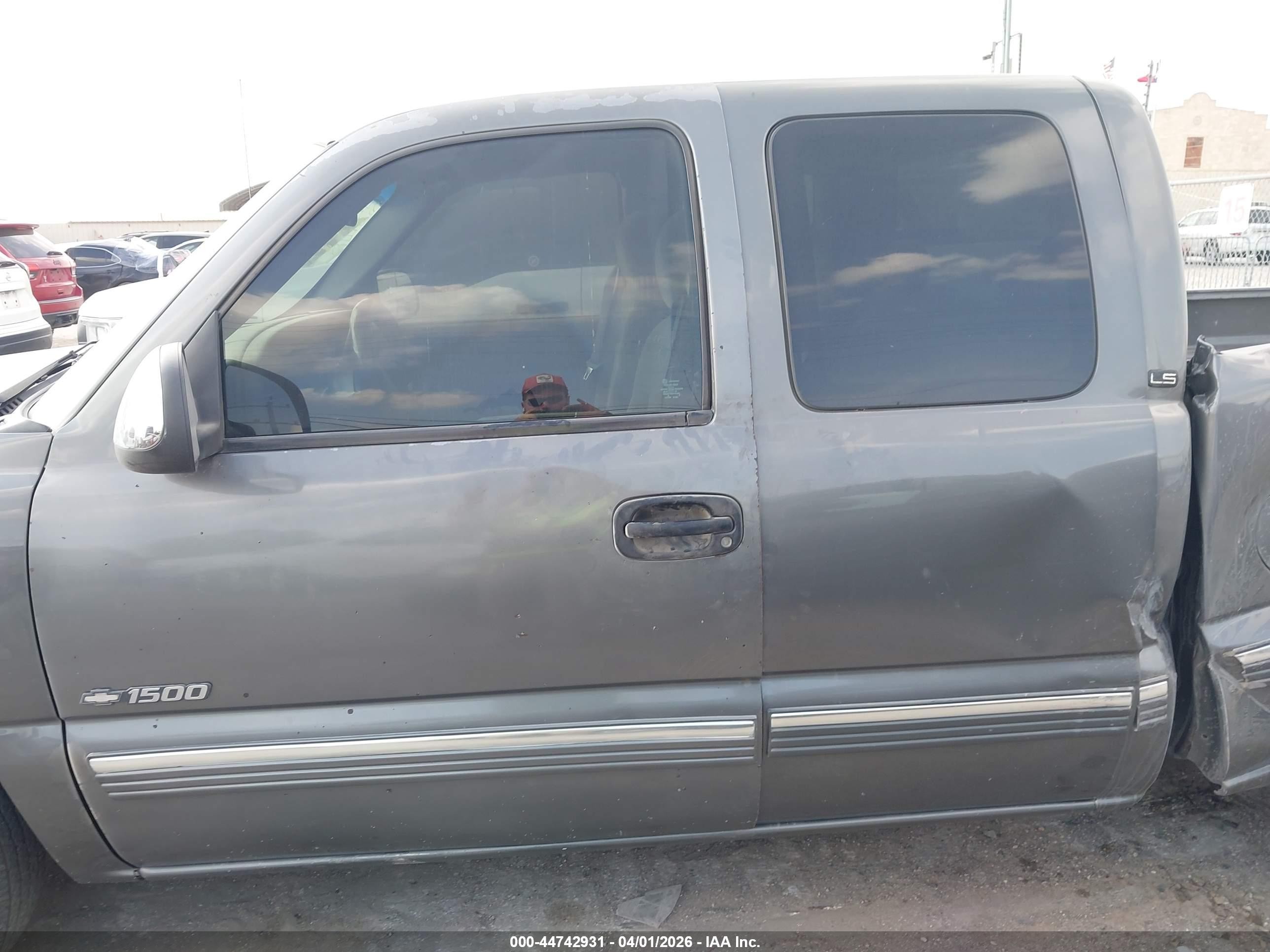 2000 Chevrolet Silverado 1500 Ls Gray vin: 2GCEC19T0Y1320483