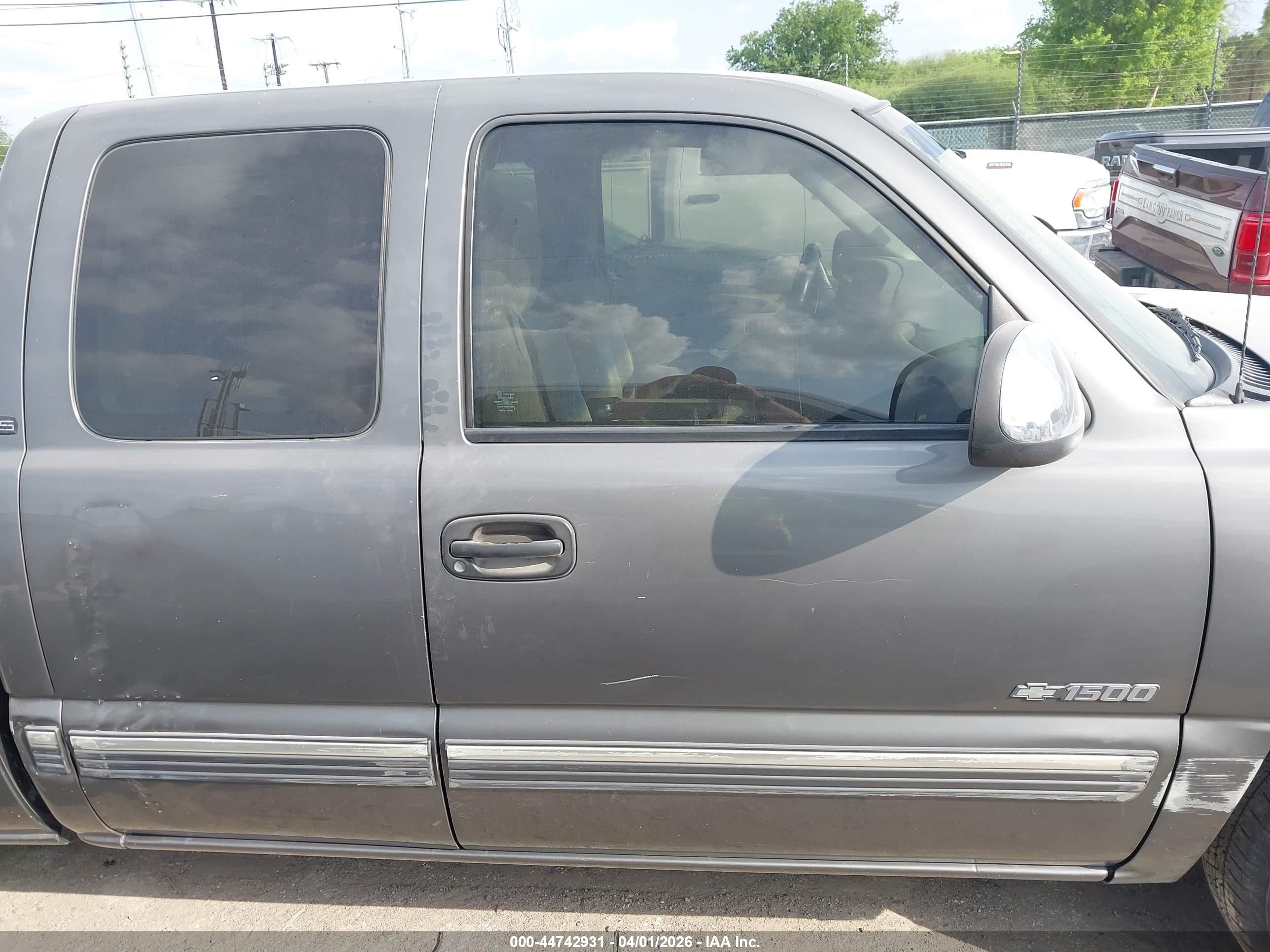 2000 Chevrolet Silverado 1500 Ls Gray vin: 2GCEC19T0Y1320483