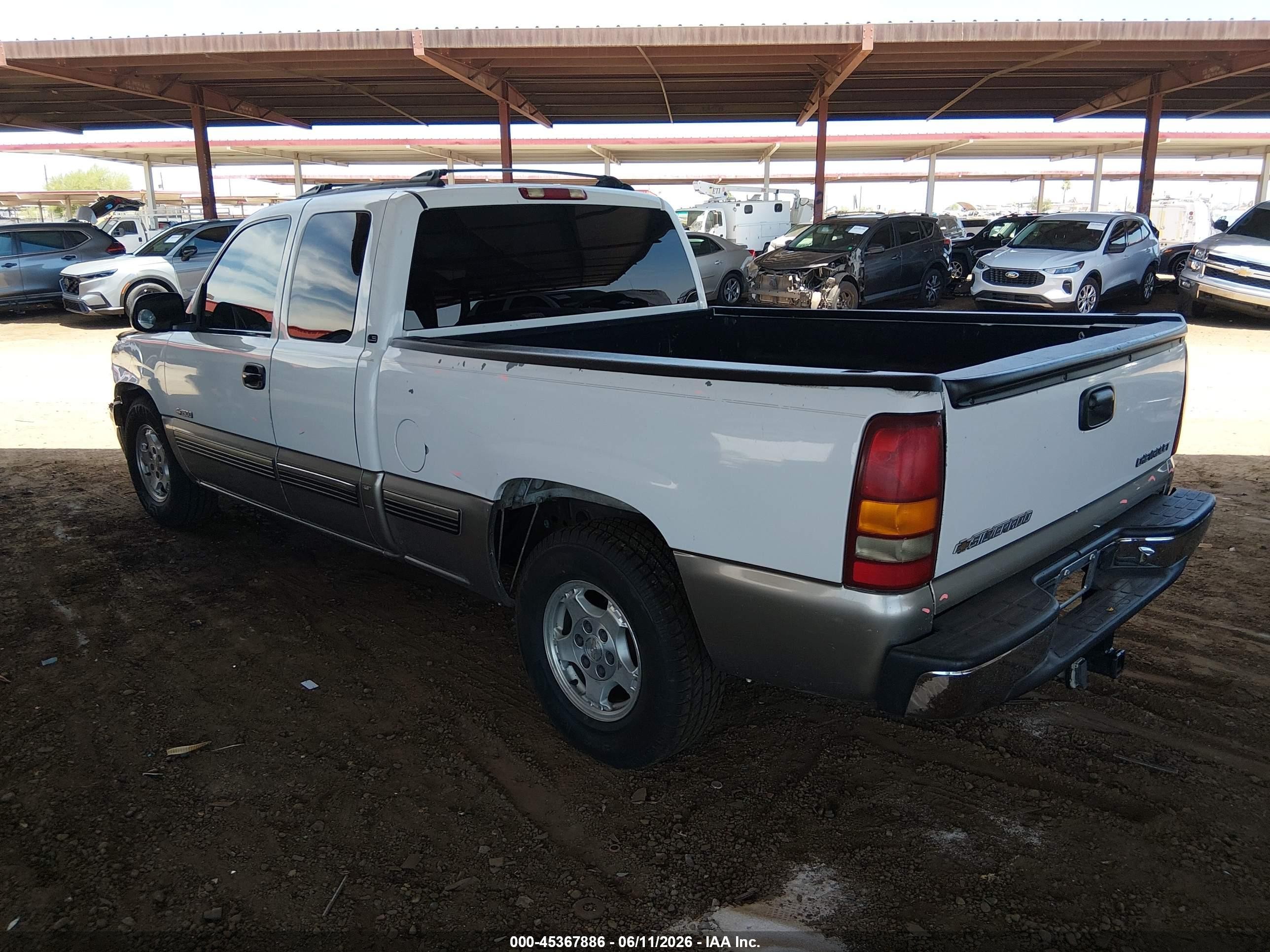 2001 Chevrolet Silverado 1500 Ls White vin: 2GCEC19T111128964