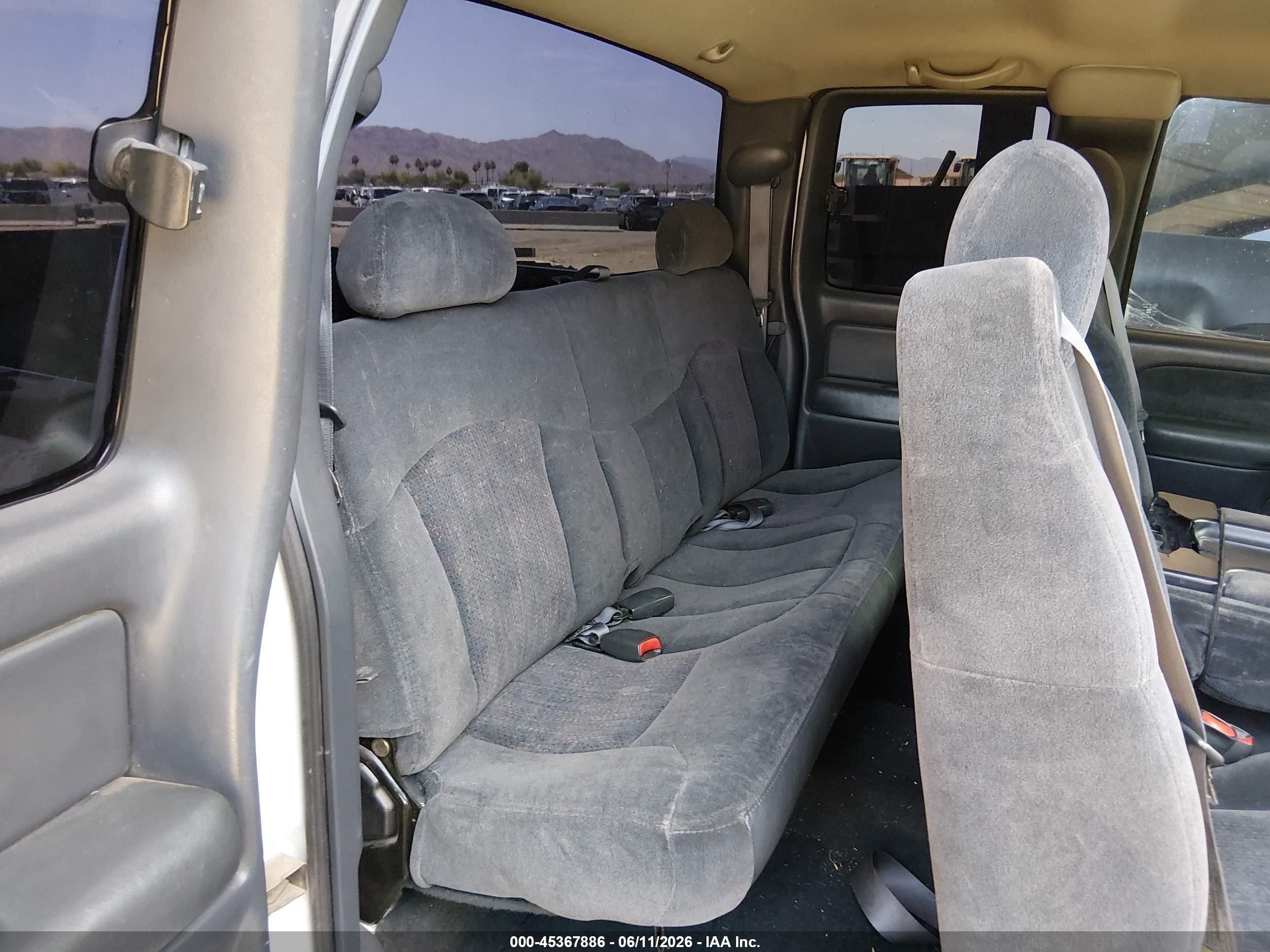 2001 Chevrolet Silverado 1500 Ls White vin: 2GCEC19T111128964