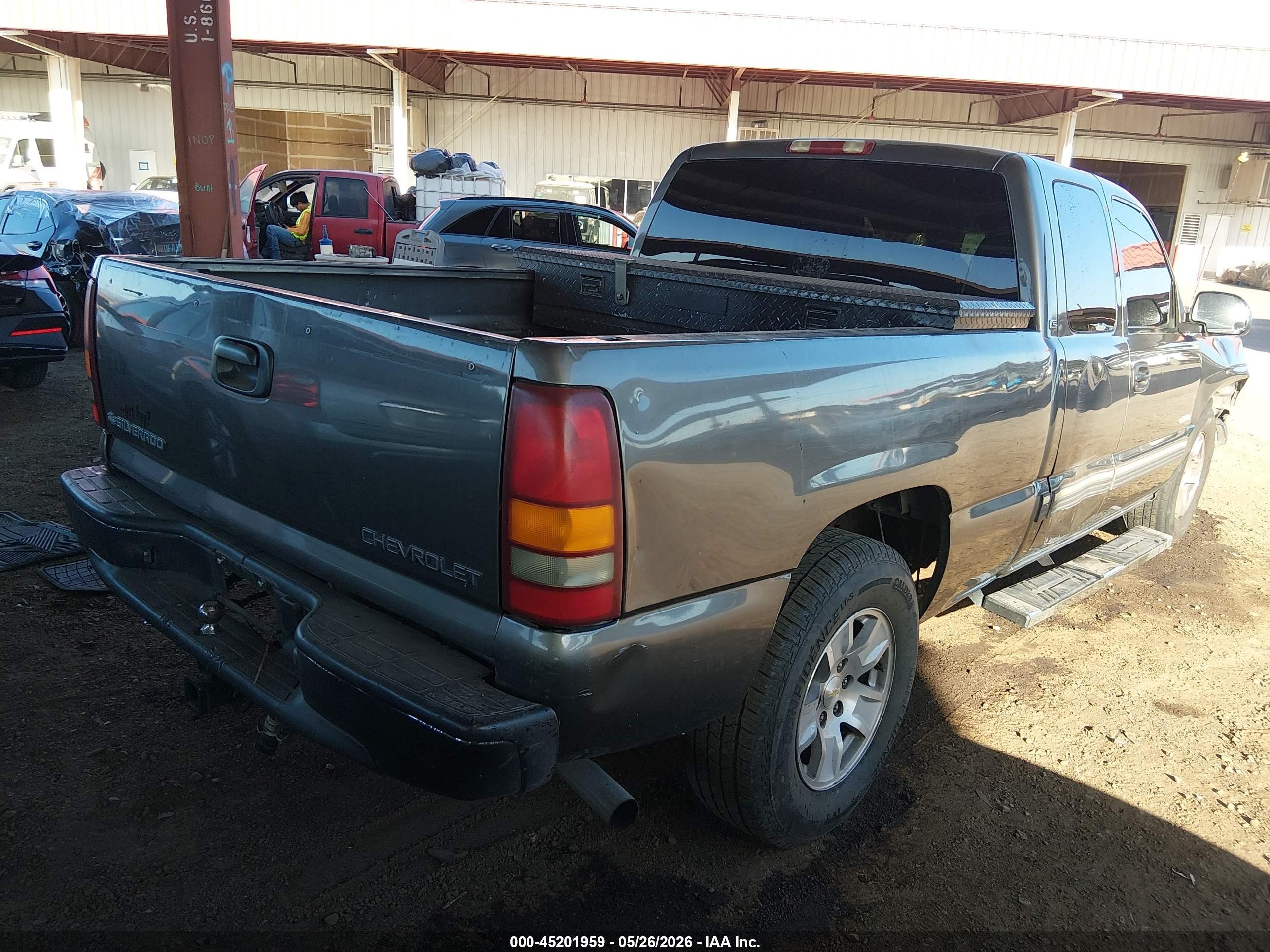 2001 Chevrolet Silverado 1500 Ls Серый vin: 2GCEC19T111305772