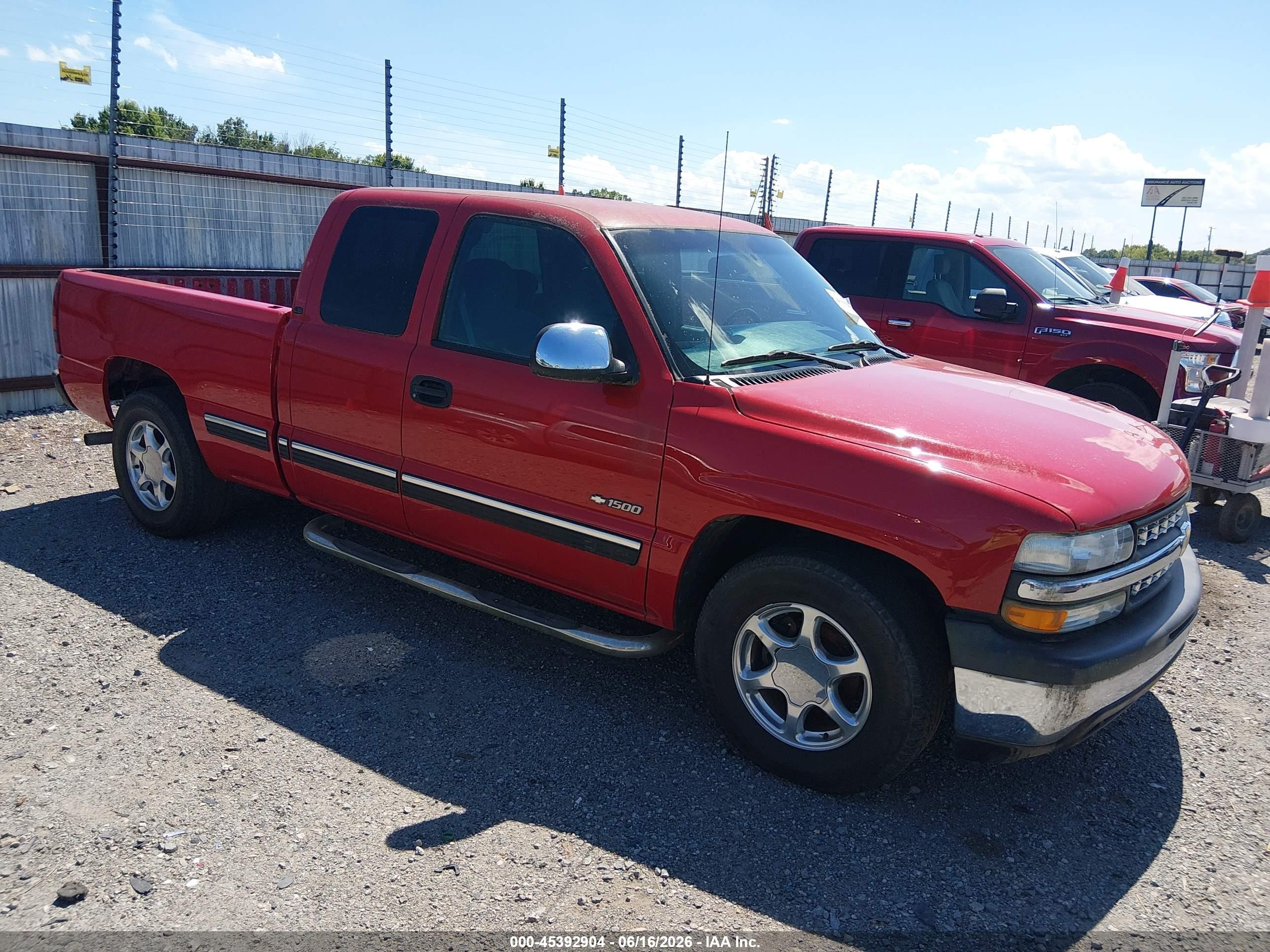 2001 Chevrolet Silverado 1500 Ls Red vin: 2GCEC19T111350002