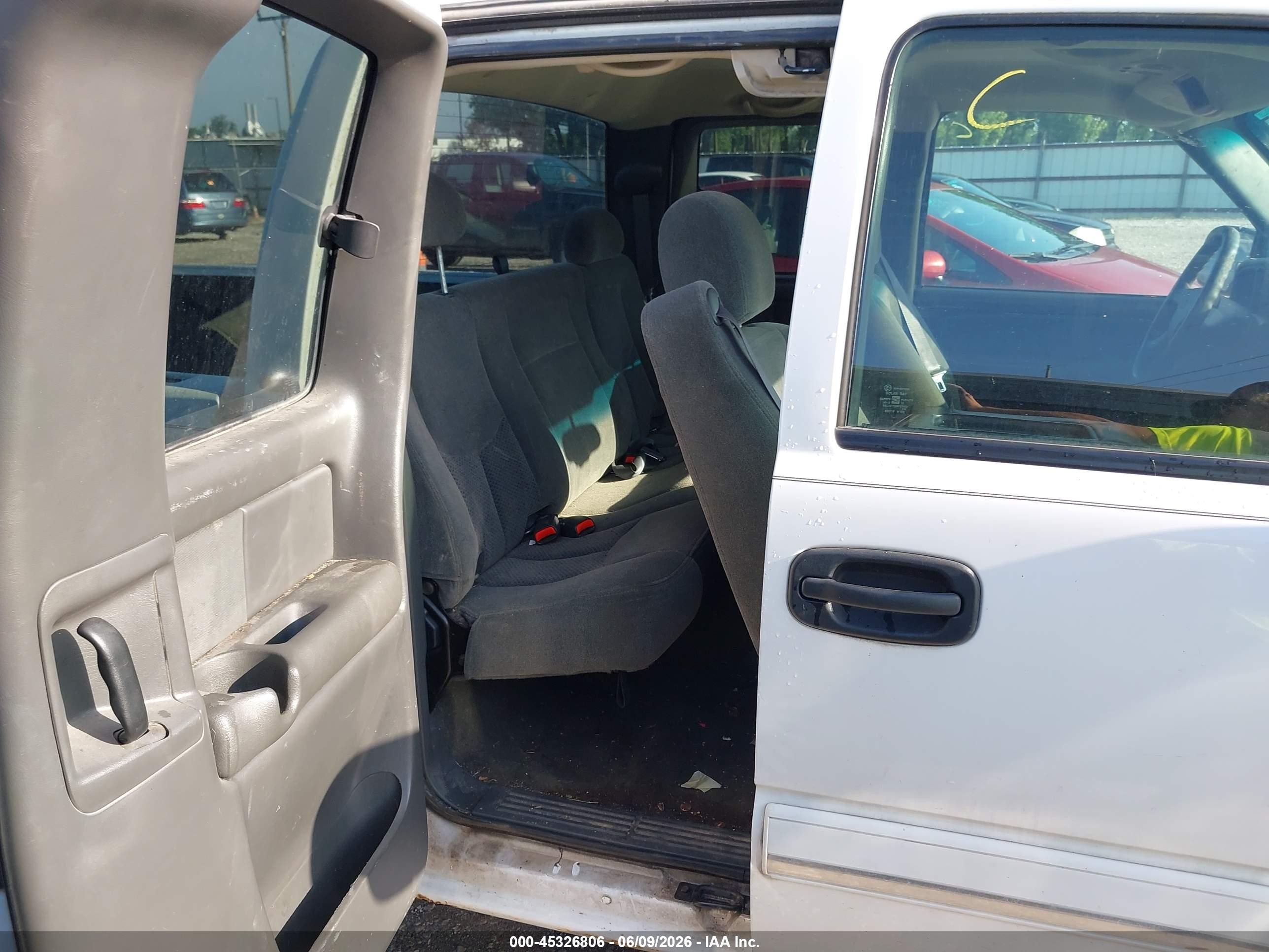 2005 Chevrolet Silverado 1500 Ls White vin: 2GCEC19T151198244
