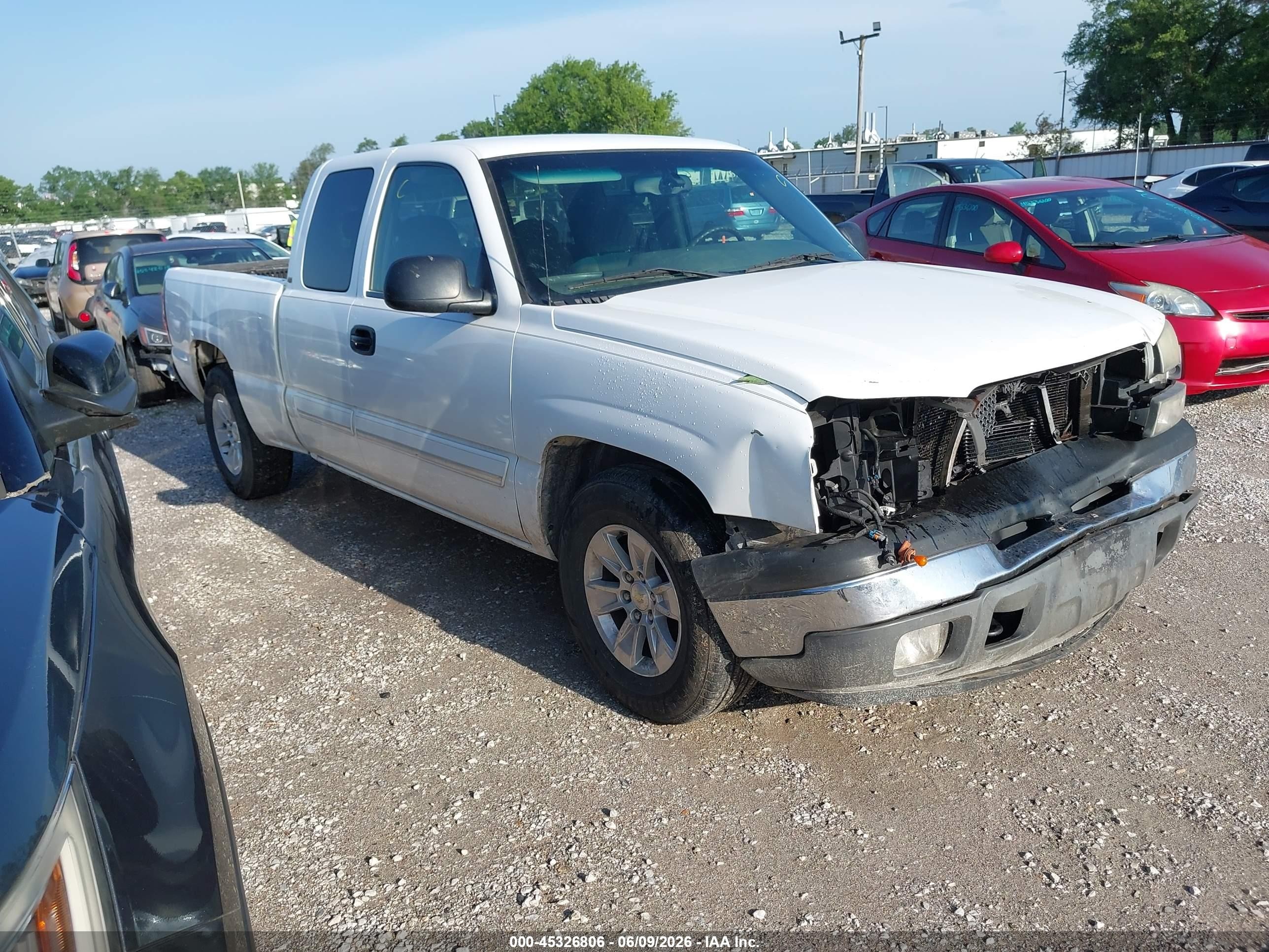 2005 Chevrolet Silverado 1500 Ls White vin: 2GCEC19T151198244