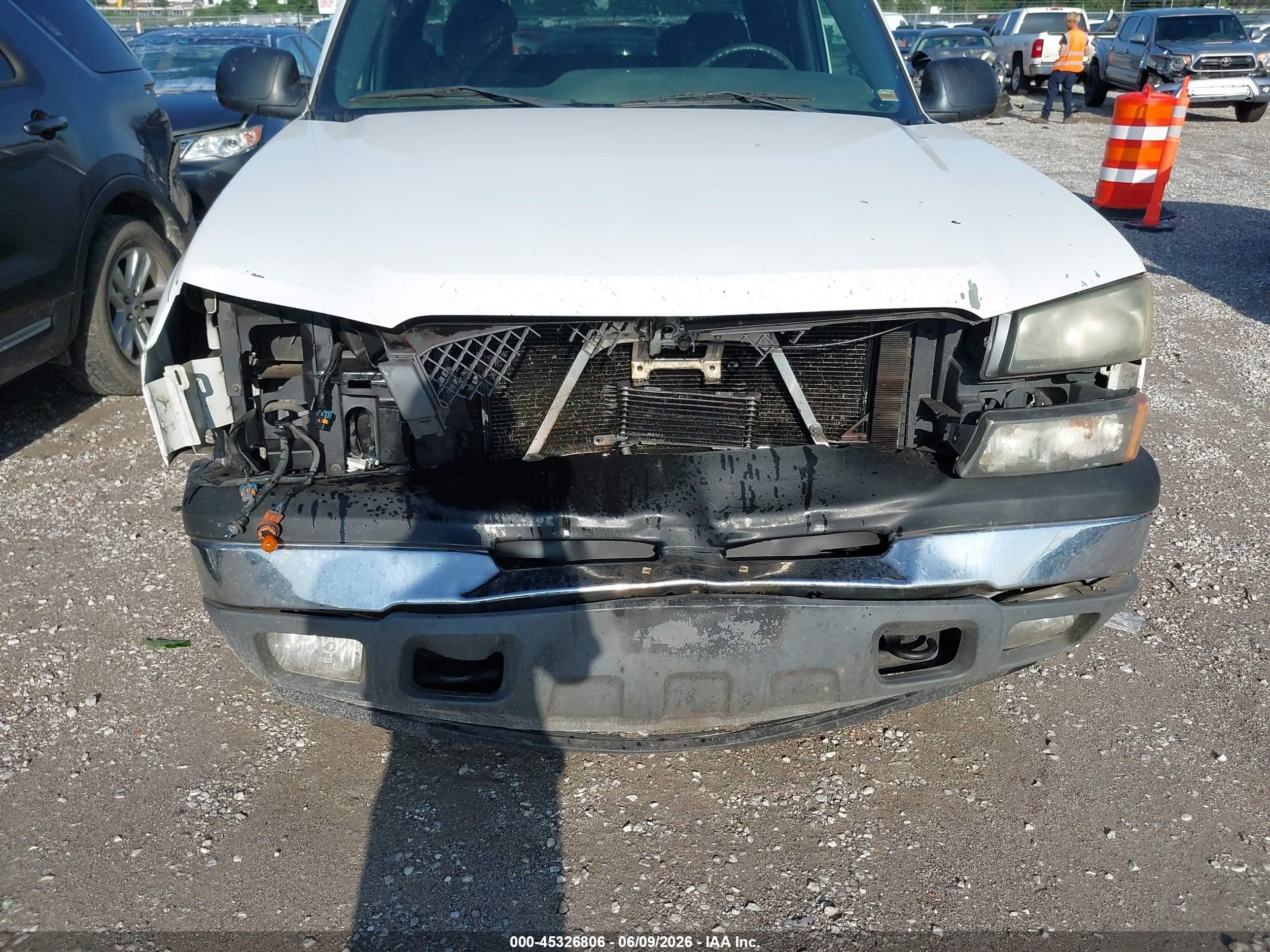 2005 Chevrolet Silverado 1500 Ls White vin: 2GCEC19T151198244