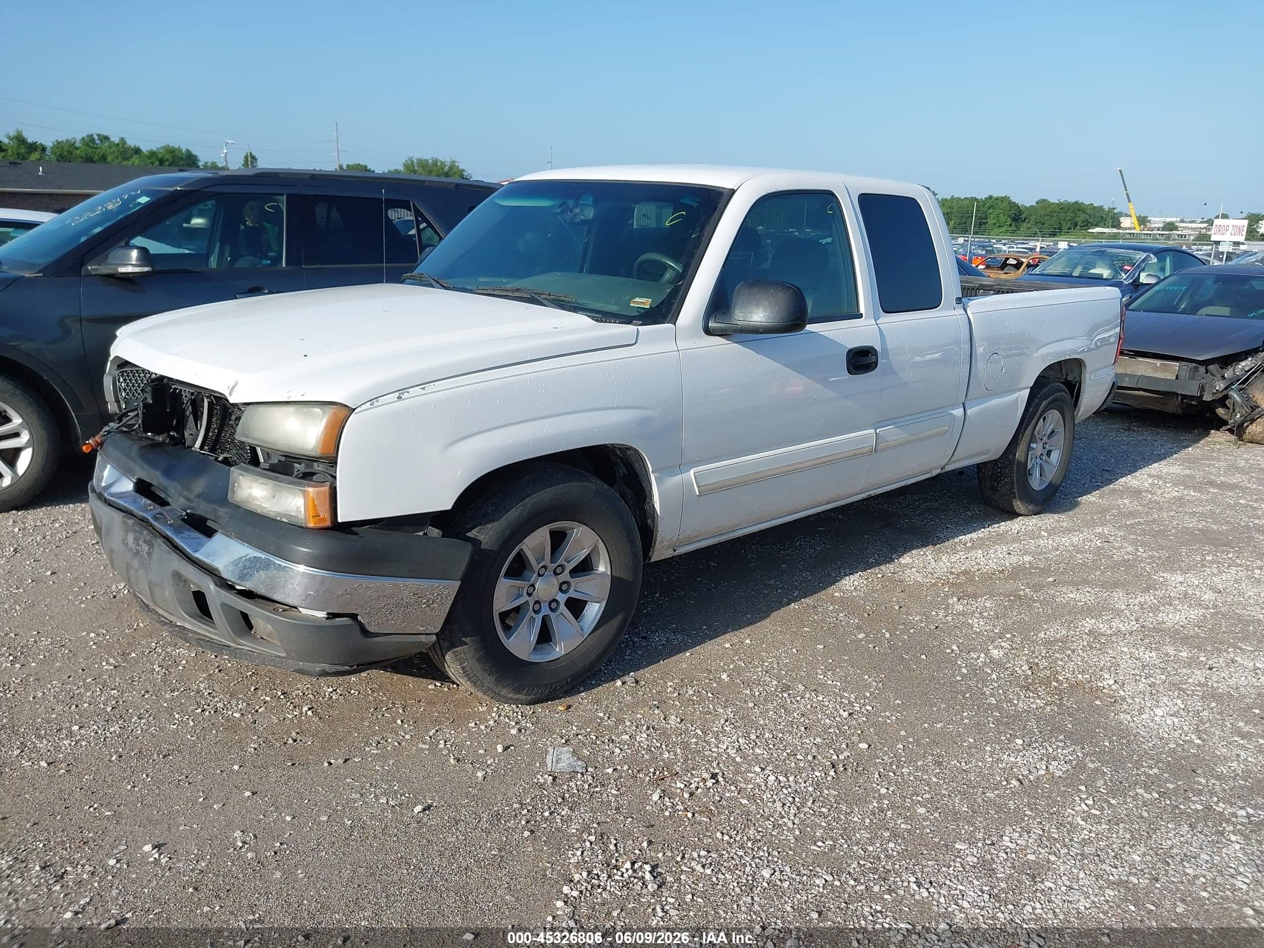 2005 Chevrolet Silverado 1500 Ls White vin: 2GCEC19T151198244