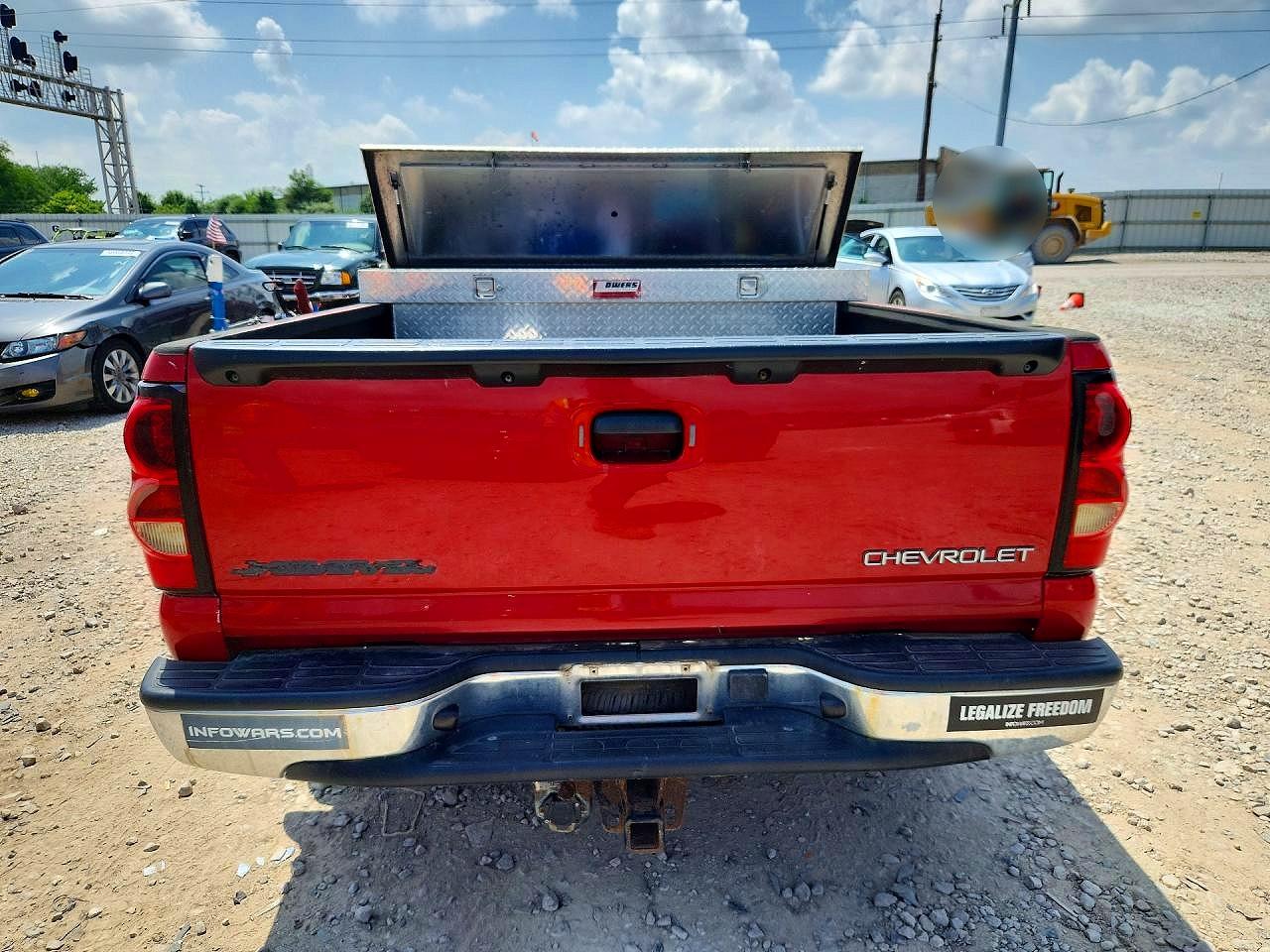 2005 Chevrolet Silverado C1500 Red vin: 2GCEC19T151337661