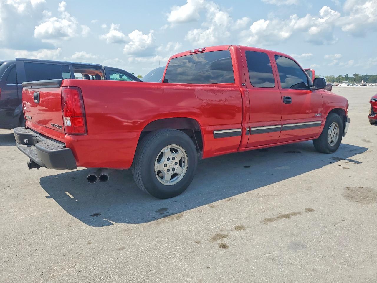 2000 Chevrolet Silverado C1500 Red vin: 2GCEC19T1Y1234504