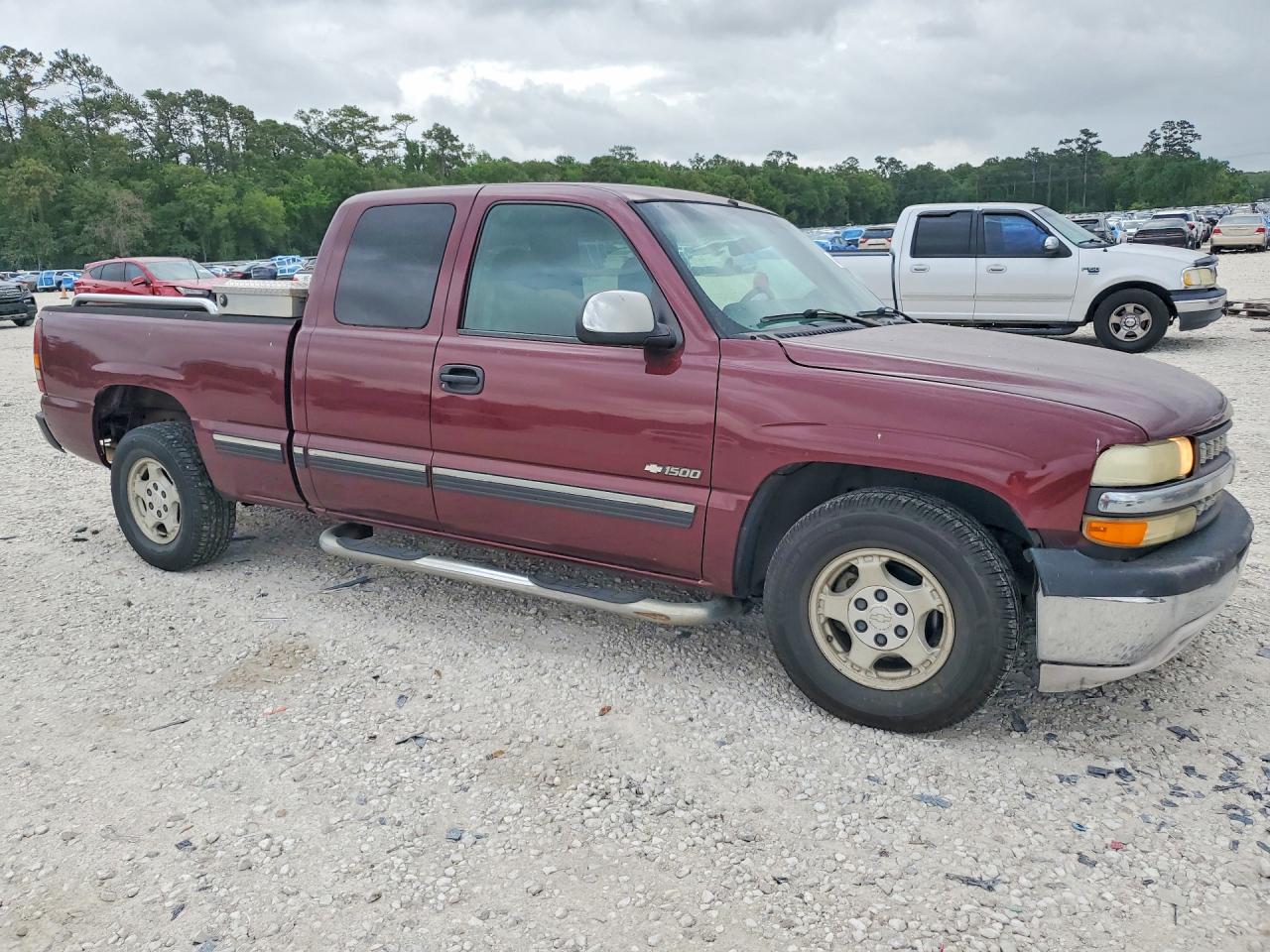 2002 Chevrolet Silverado C1500 Темно-бордовый vin: 2GCEC19T221116114
