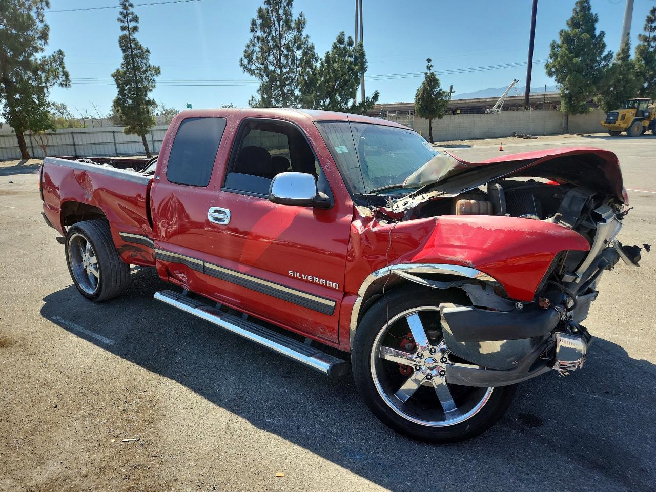 2002 Chevrolet Silverado C1500 Red vin: 2GCEC19T221215600