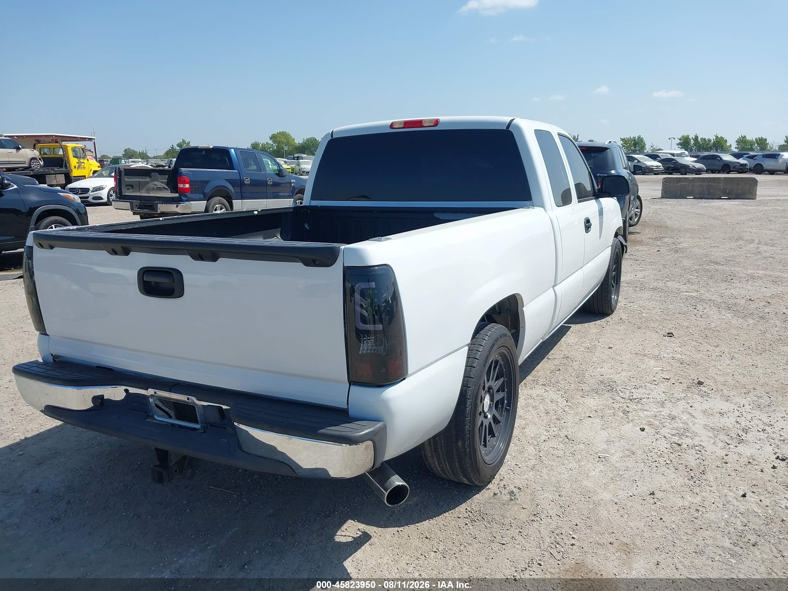 2003 Chevrolet Silverado 1500 Ls White vin: 2GCEC19T231186441
