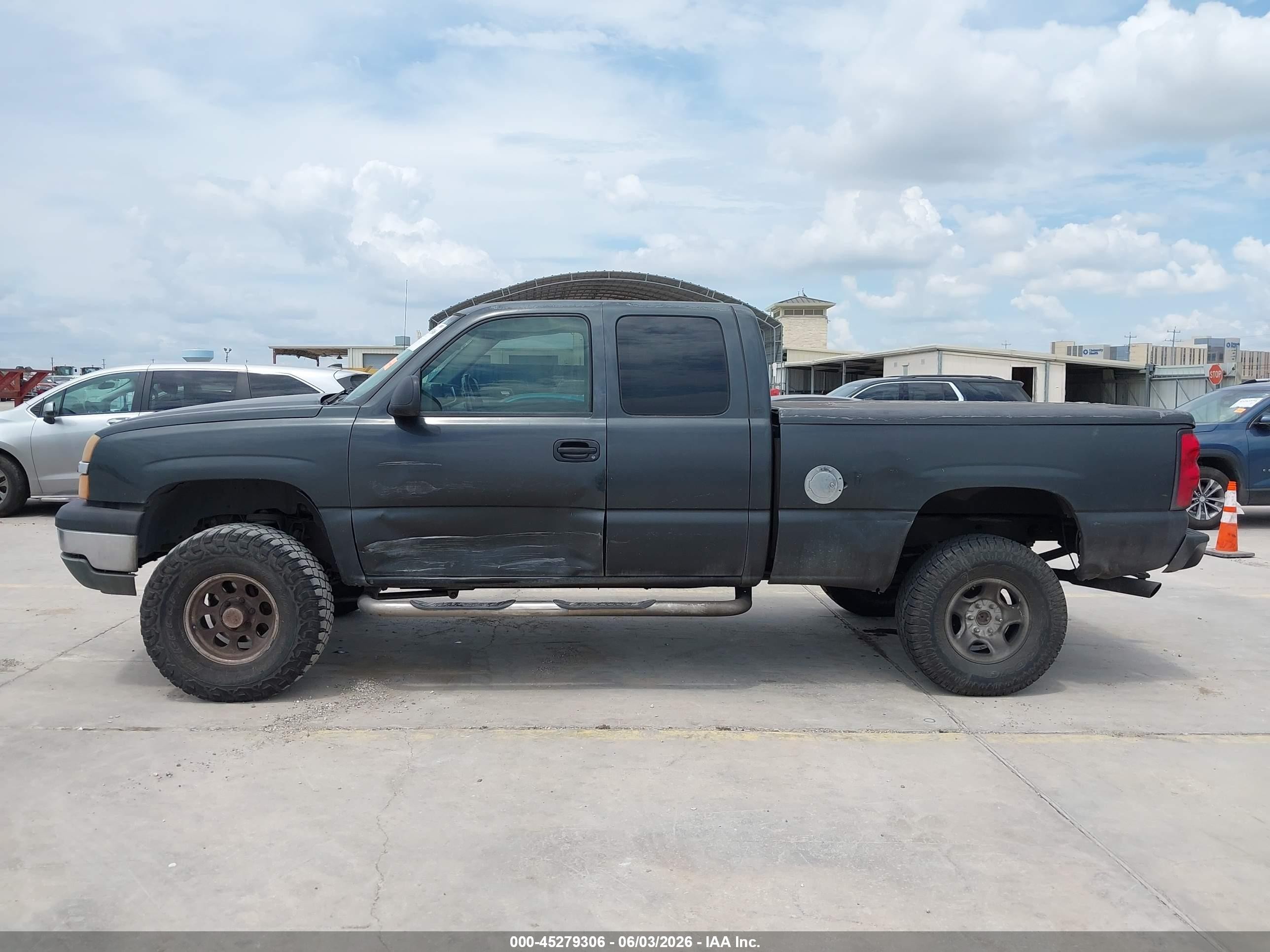 2004 Chevrolet Silverado 1500 Ls Gray vin: 2GCEC19T241239625