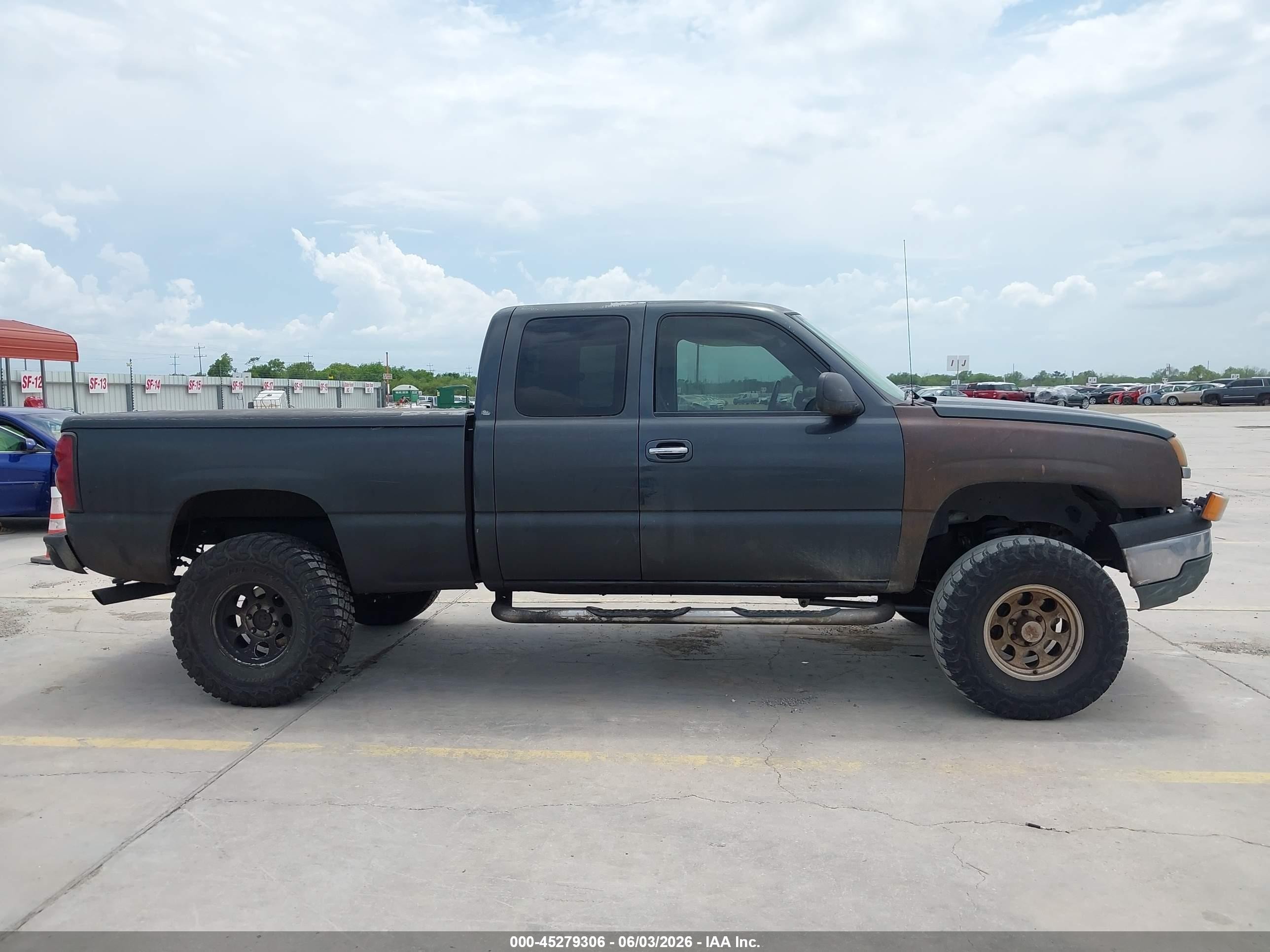 2004 Chevrolet Silverado 1500 Ls Gray vin: 2GCEC19T241239625