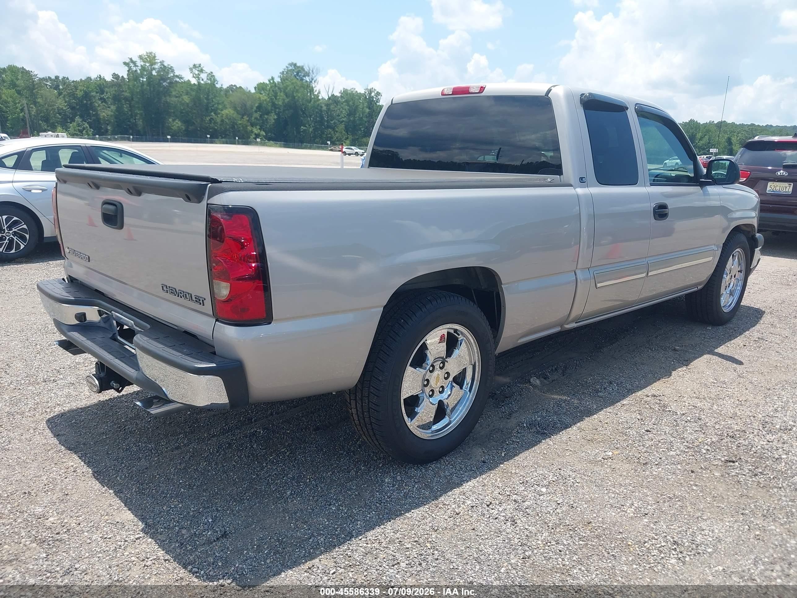 2005 Chevrolet Silverado 1500 Ls Silver vin: 2GCEC19T251139817