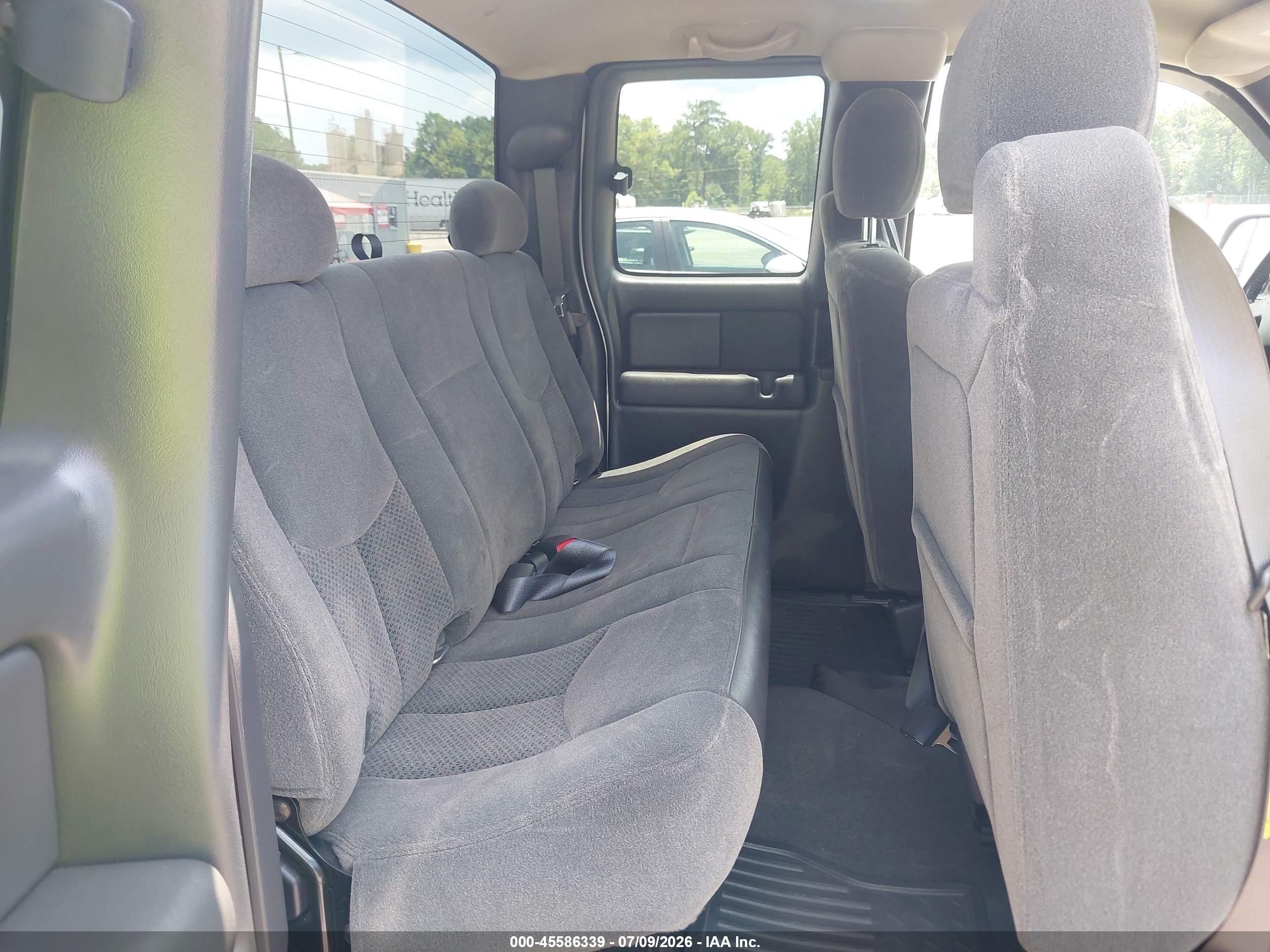 2005 Chevrolet Silverado 1500 Ls Silver vin: 2GCEC19T251139817