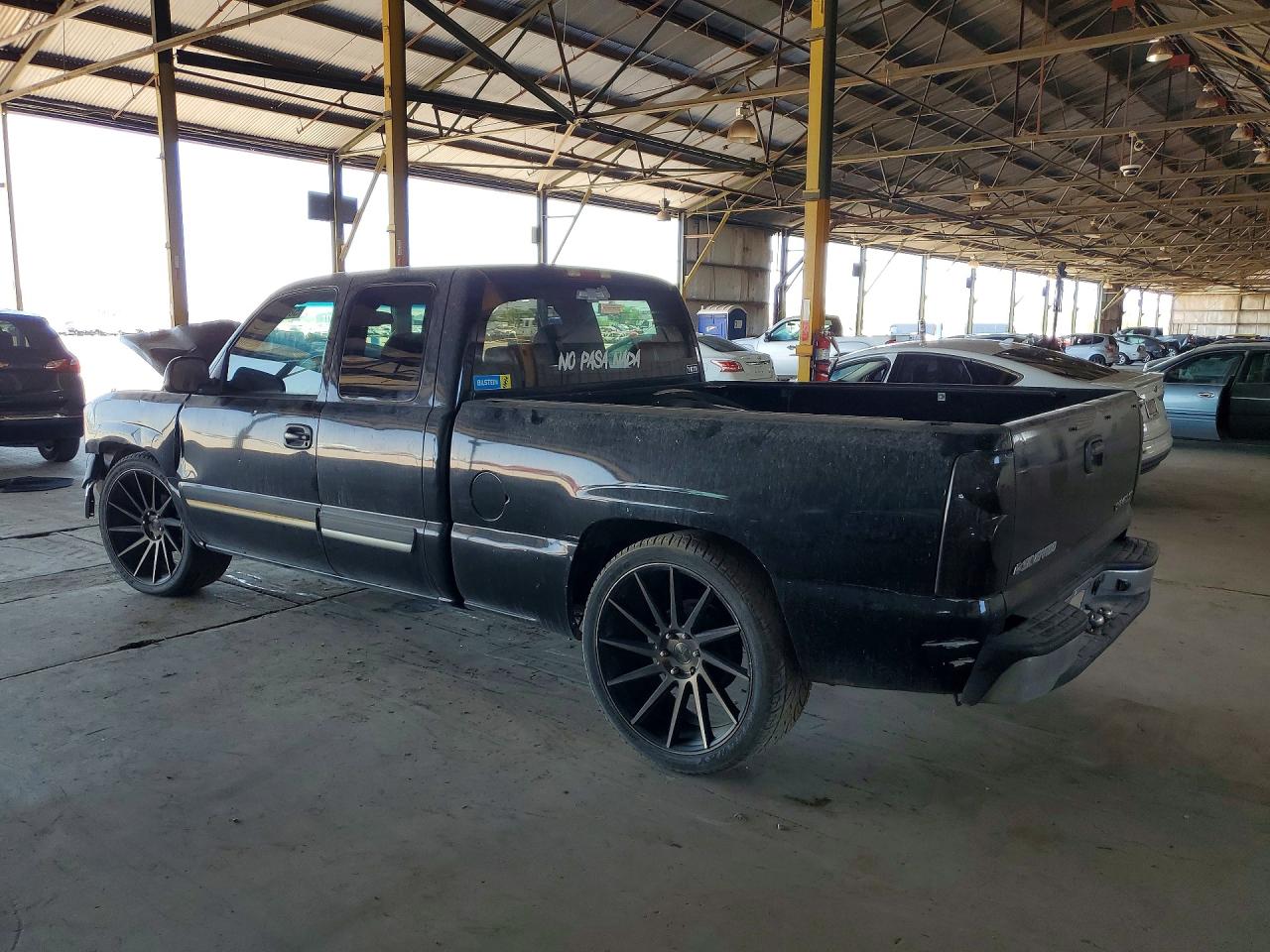 2005 Chevrolet Silverado C1500 Black vin: 2GCEC19T251157539