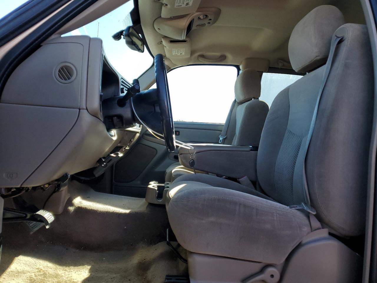 2006 Chevrolet Silverado C1500 Silver vin: 2GCEC19T261158725