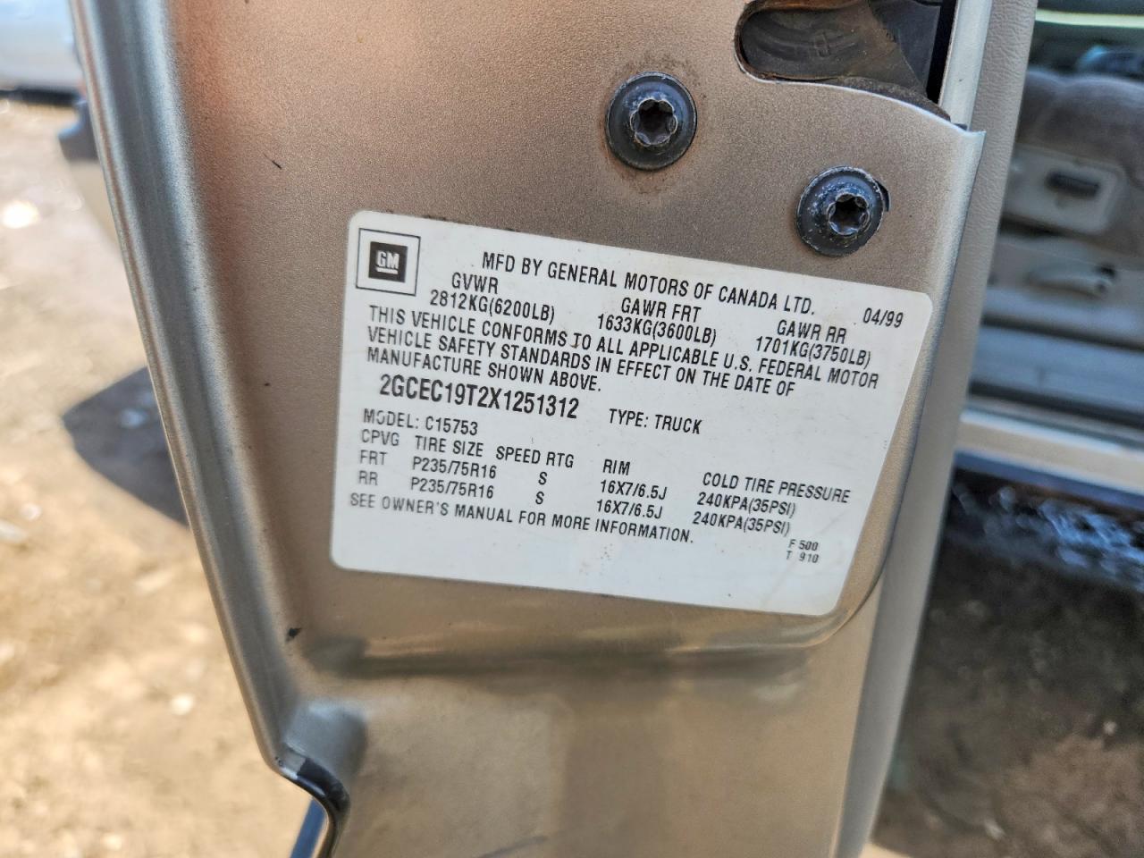 1999 Chevrolet Silverado C1500 Tan vin: 2GCEC19T2X1251312