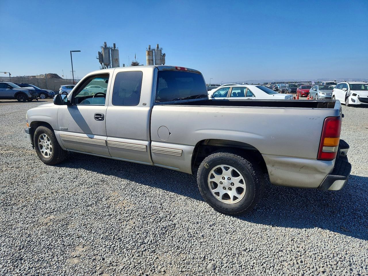 2000 Chevrolet Silverado C1500 Silver vin: 2GCEC19T2Y1149672