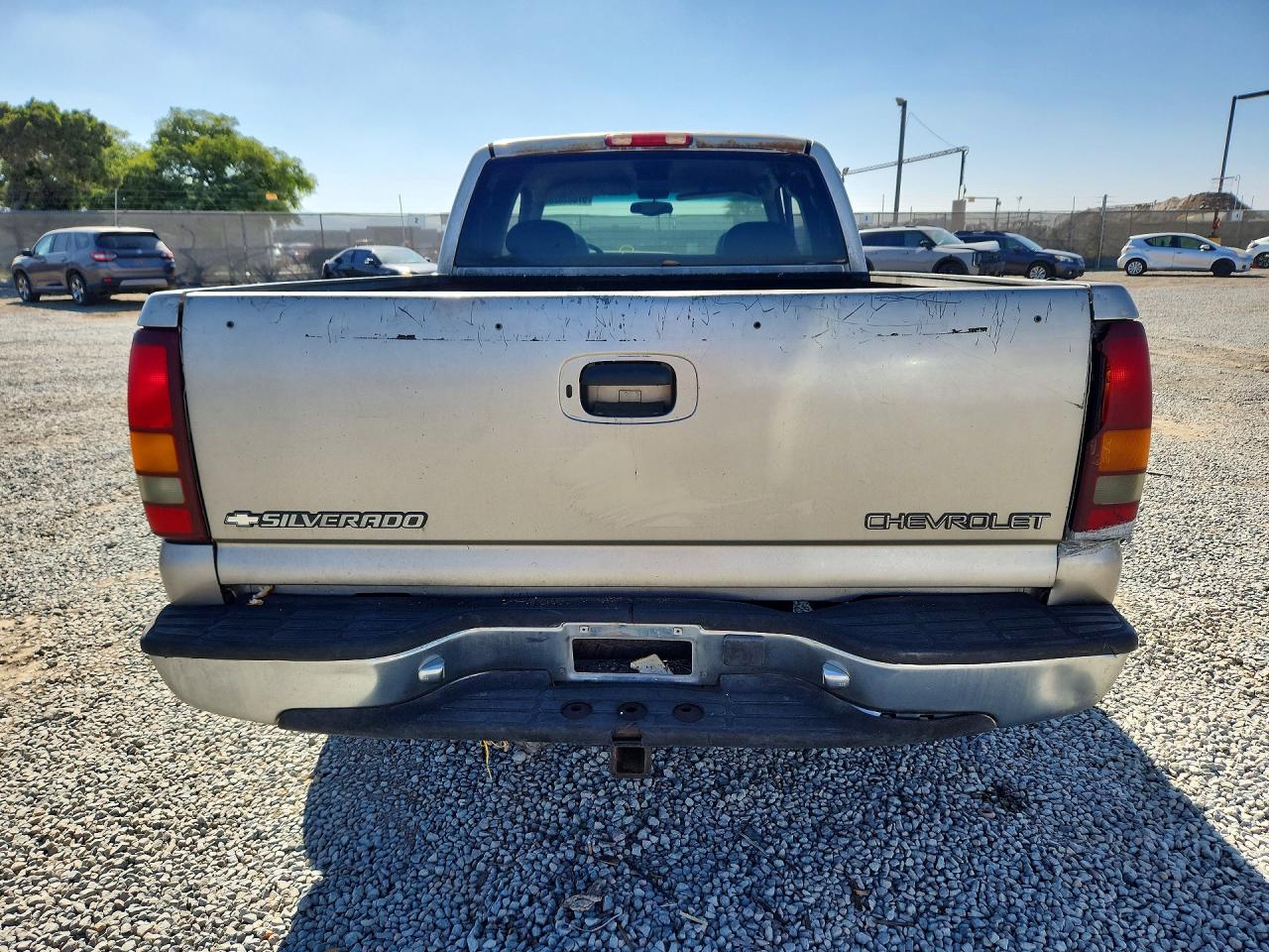 2000 Chevrolet Silverado C1500 Silver vin: 2GCEC19T2Y1149672