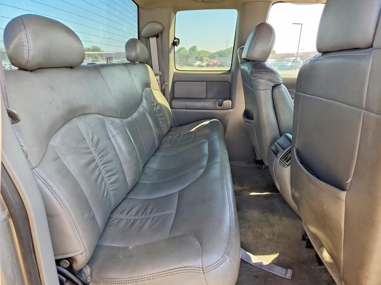 2000 Chevrolet Silverado C1500 Silver vin: 2GCEC19T2Y1149672