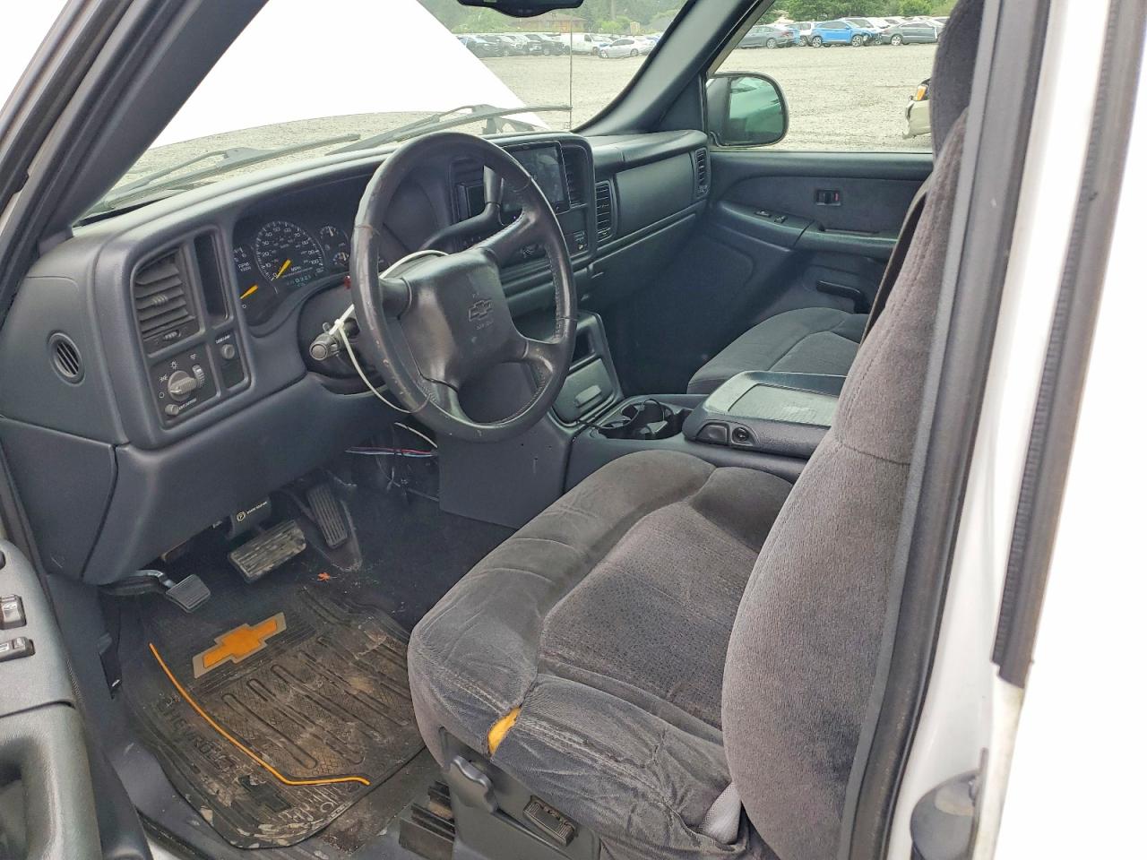 2001 Chevrolet Silverado C1500 White vin: 2GCEC19T311180550