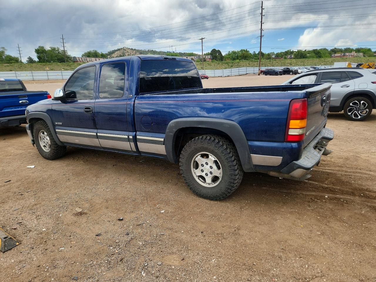 2001 Chevrolet Silverado C1500 Blue vin: 2GCEC19T311186851