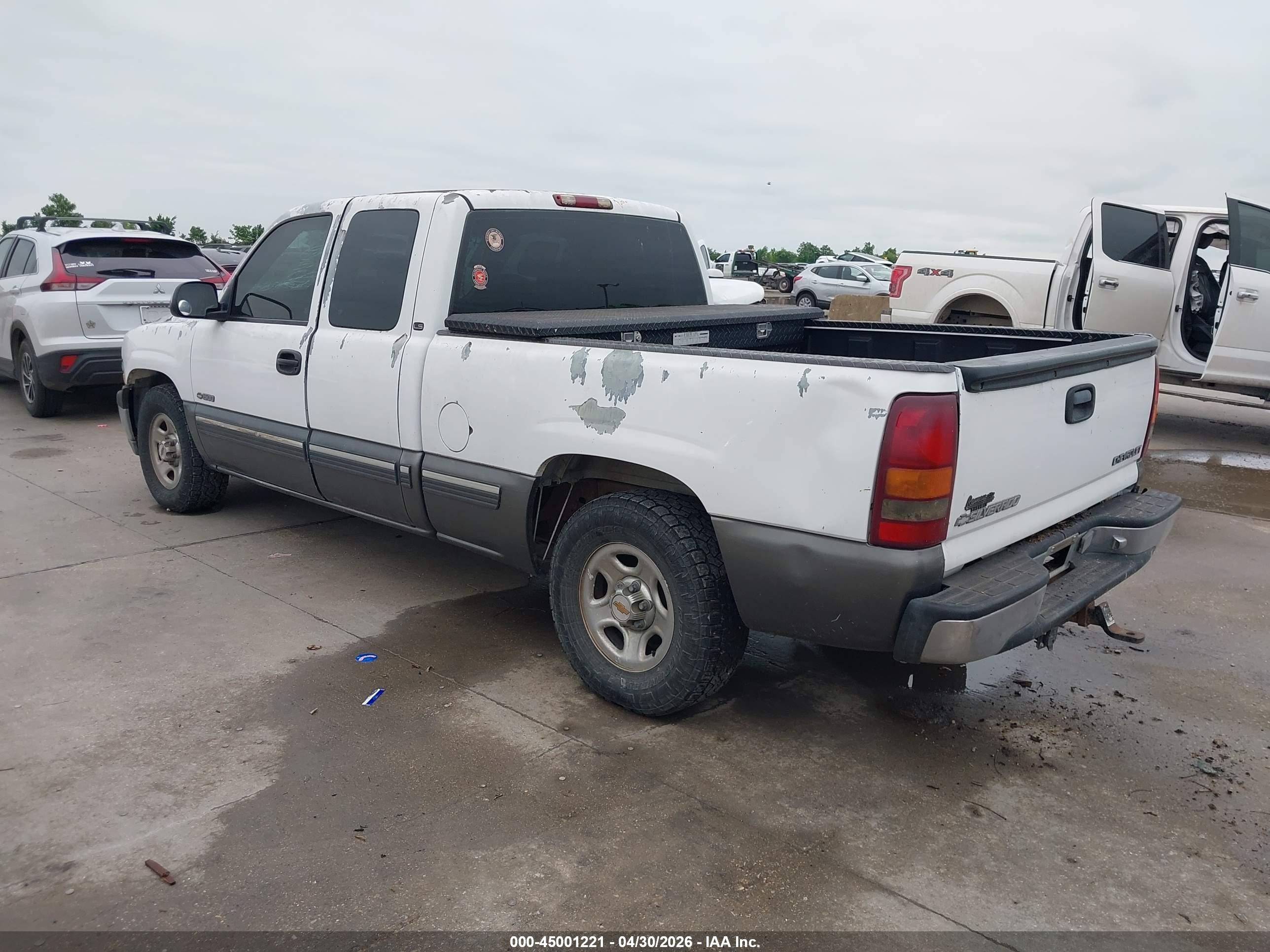 2001 Chevrolet Silverado 1500 Ls White vin: 2GCEC19T311355606