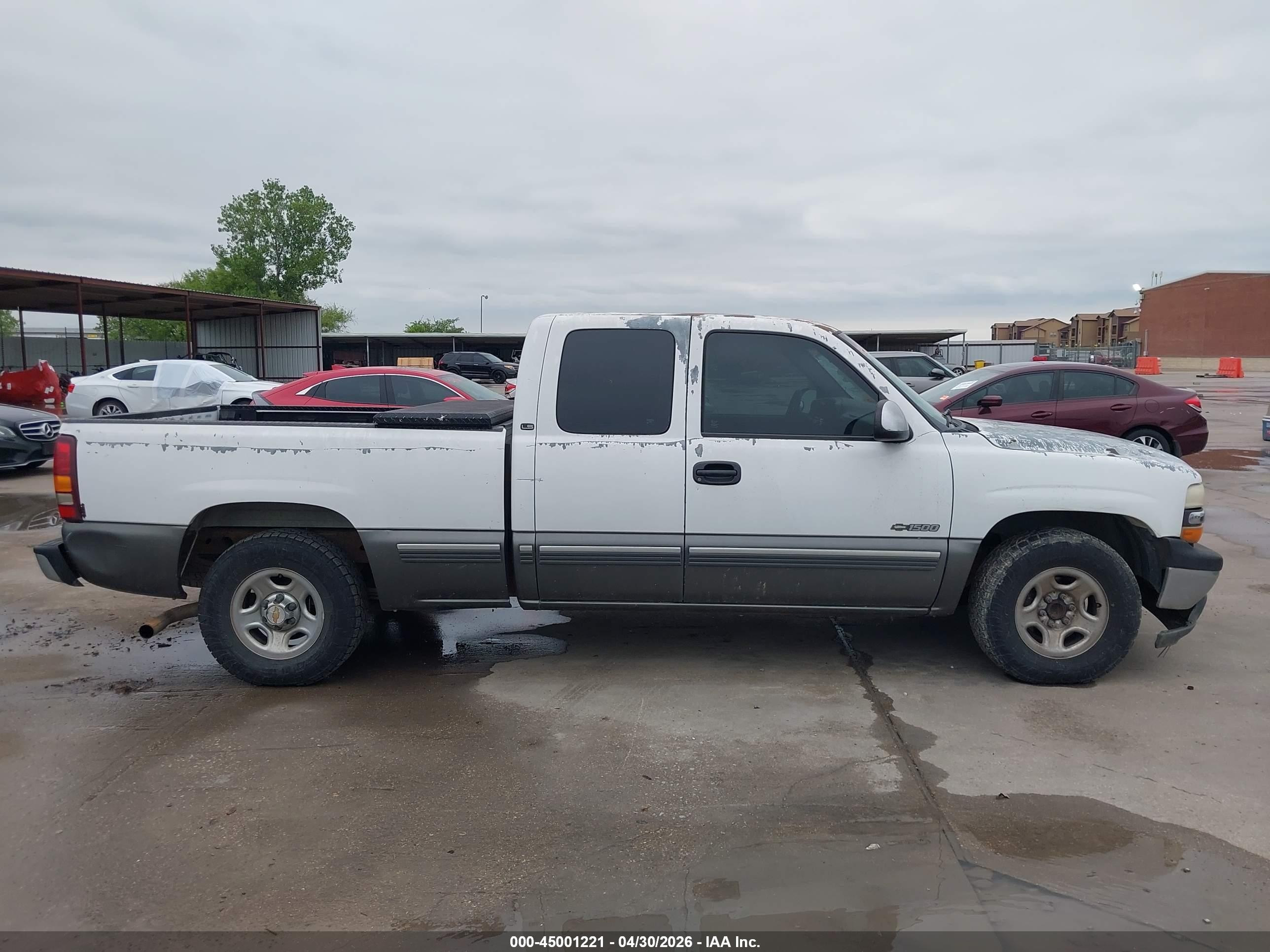 2001 Chevrolet Silverado 1500 Ls White vin: 2GCEC19T311355606