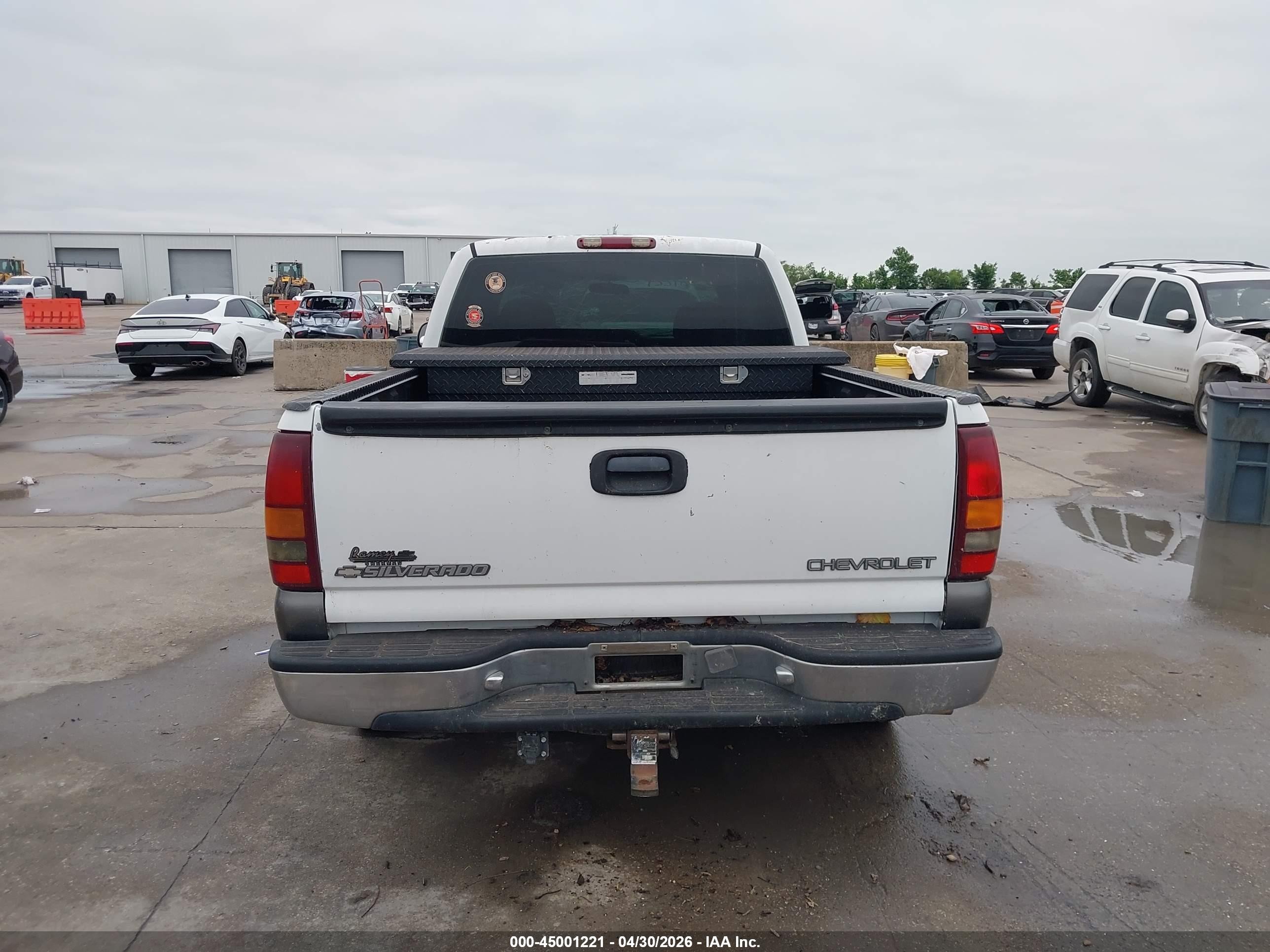 2001 Chevrolet Silverado 1500 Ls White vin: 2GCEC19T311355606
