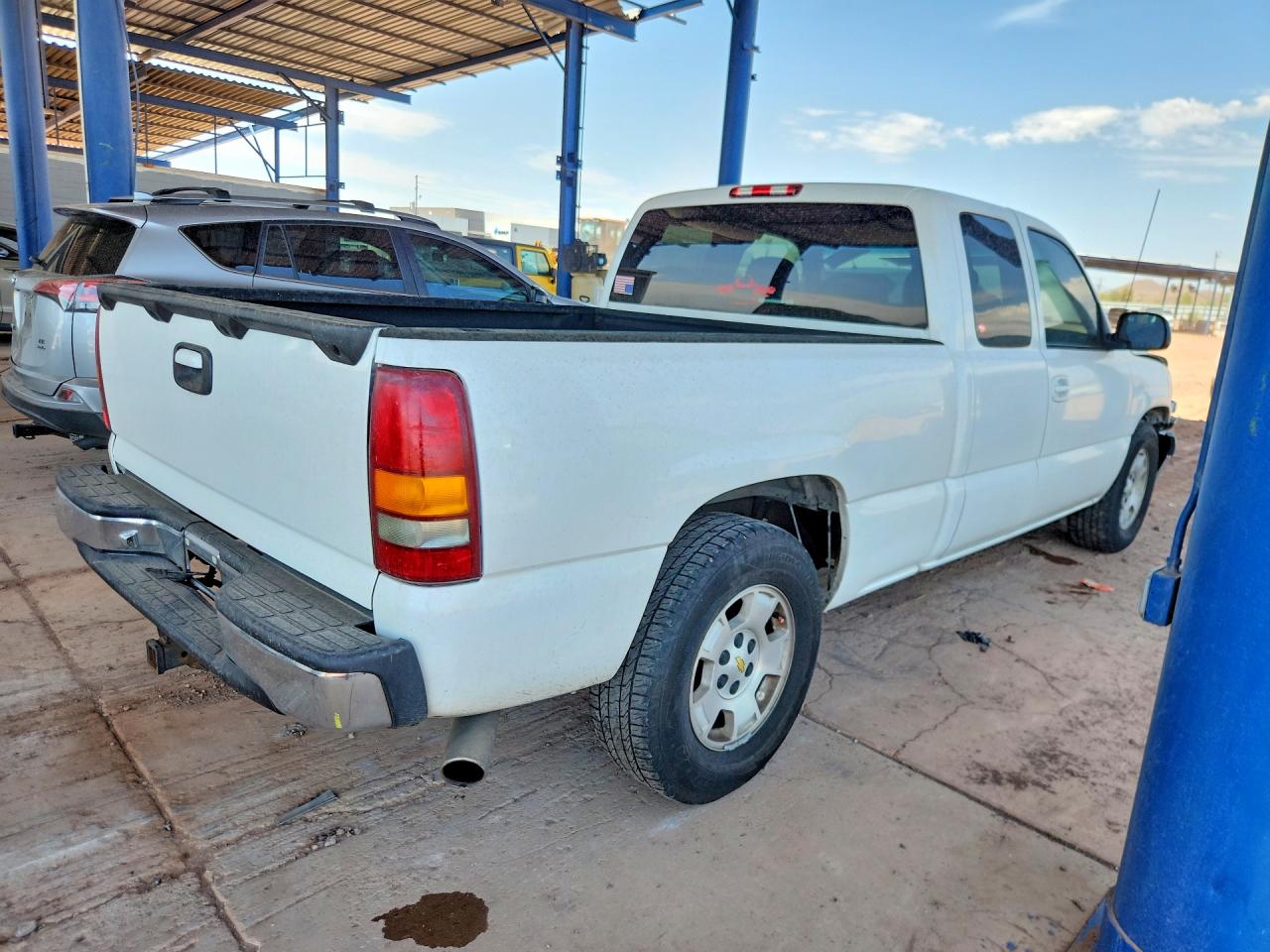 2001 Chevrolet Silverado C1500 White vin: 2GCEC19T311367237