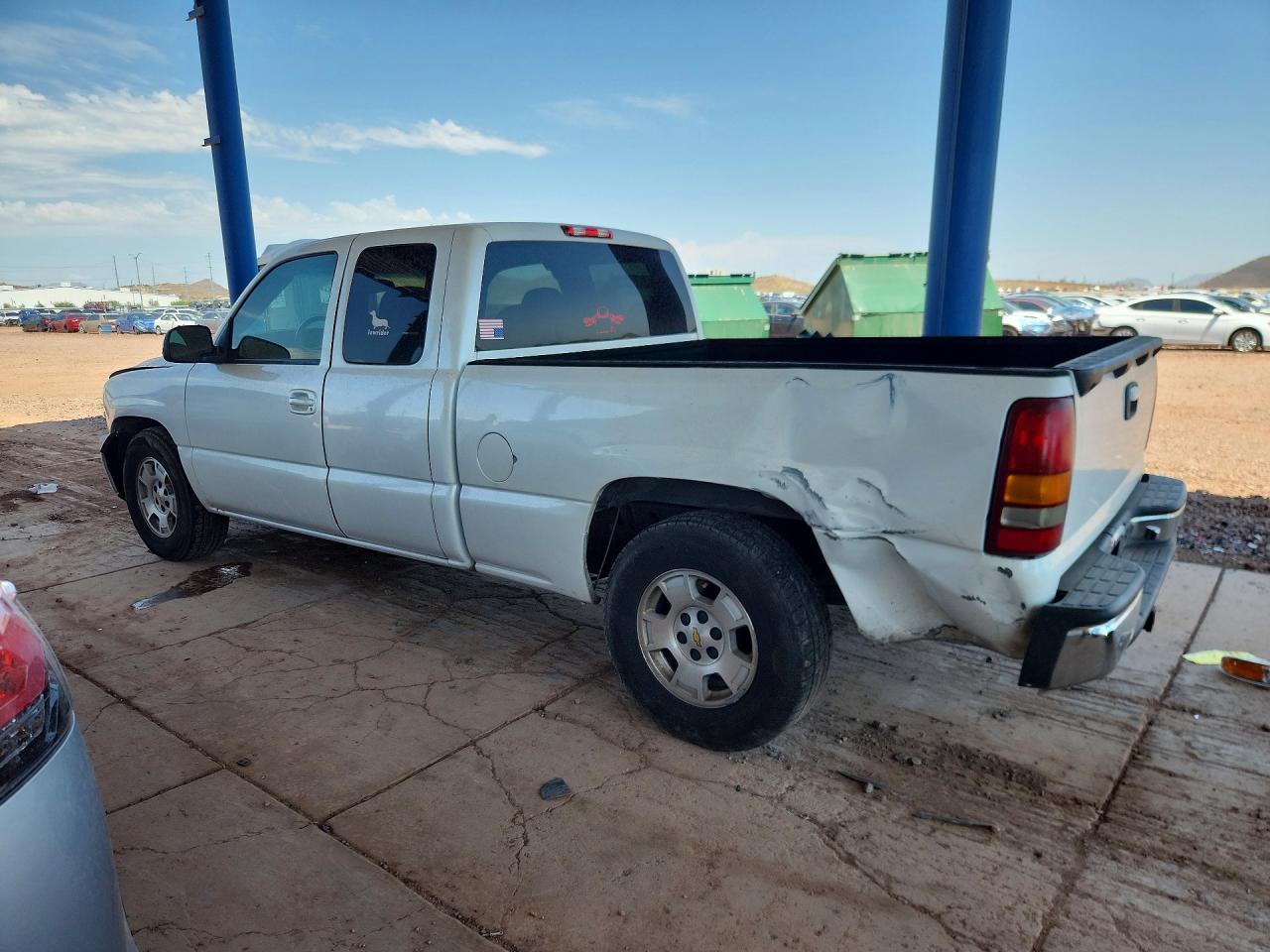 2001 Chevrolet Silverado C1500 White vin: 2GCEC19T311367237