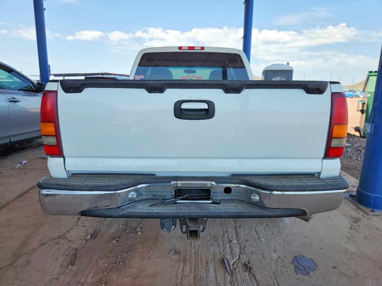 2001 Chevrolet Silverado C1500 White vin: 2GCEC19T311367237