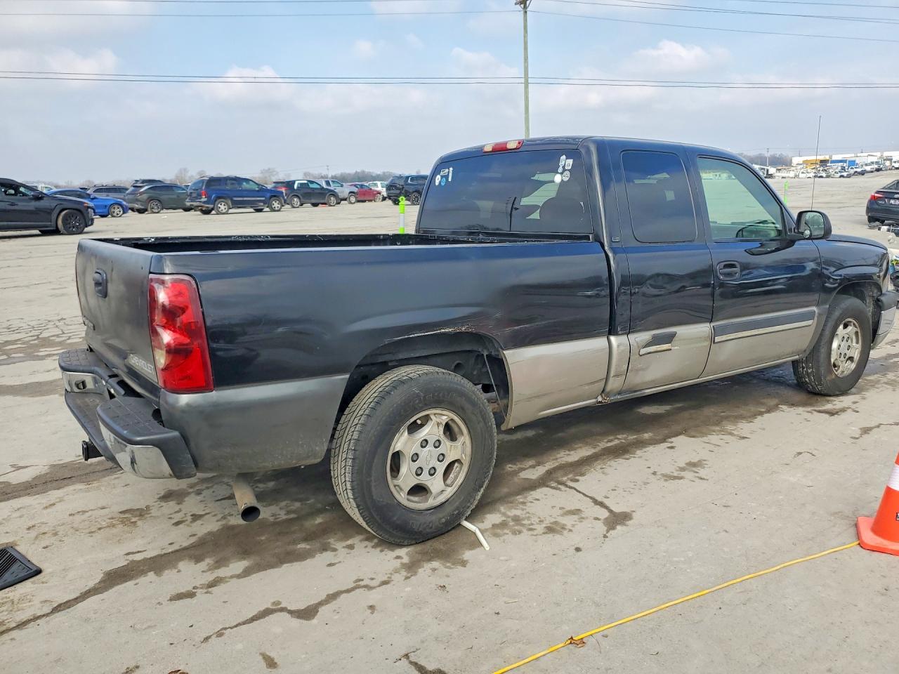 2003 Chevrolet Silverado C1500 Black vin: 2GCEC19T331150872