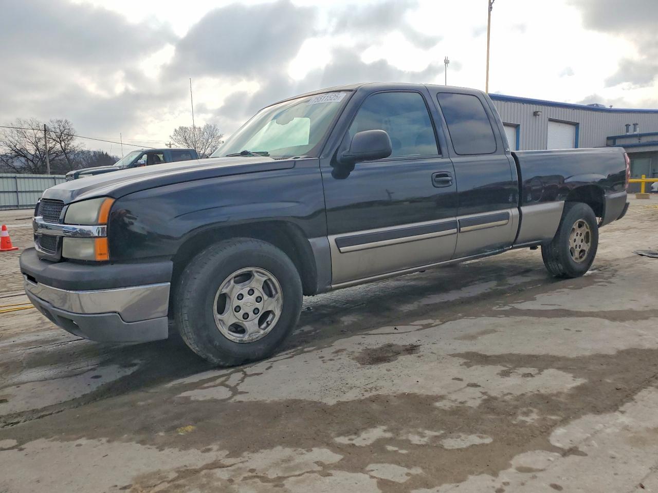 2003 Chevrolet Silverado C1500 Black vin: 2GCEC19T331150872