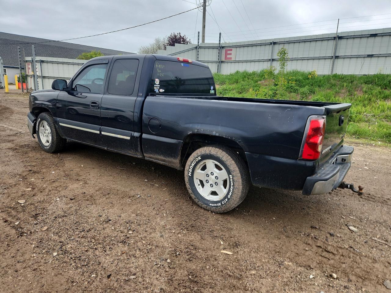 2005 Chevrolet Silverado C1500 Black vin: 2GCEC19T351162782