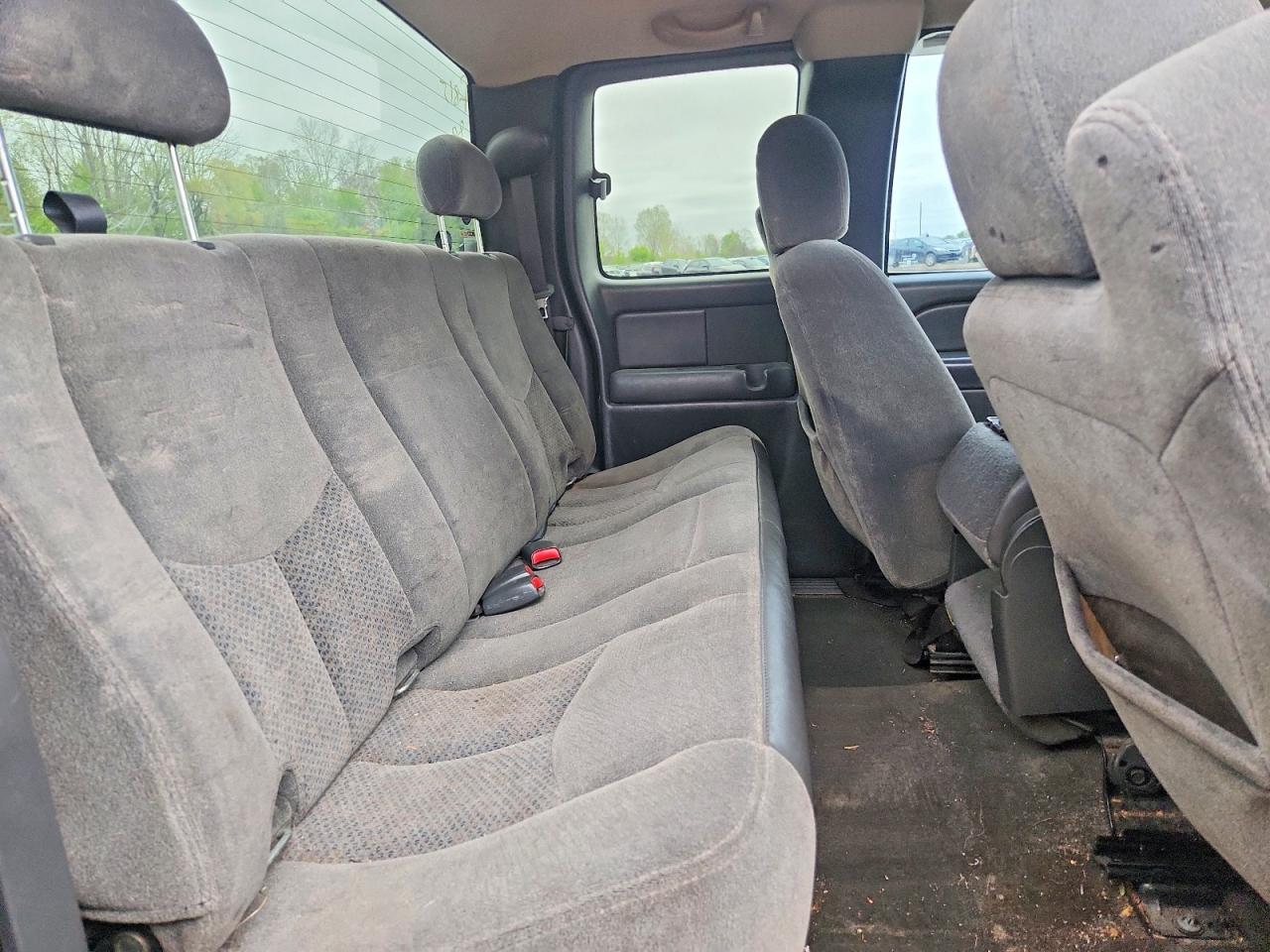 2005 Chevrolet Silverado C1500 Black vin: 2GCEC19T351162782