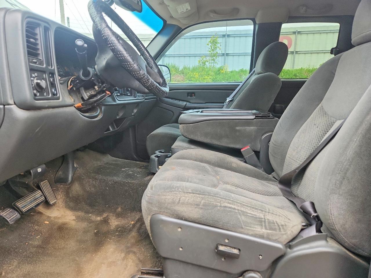 2005 Chevrolet Silverado C1500 Black vin: 2GCEC19T351162782