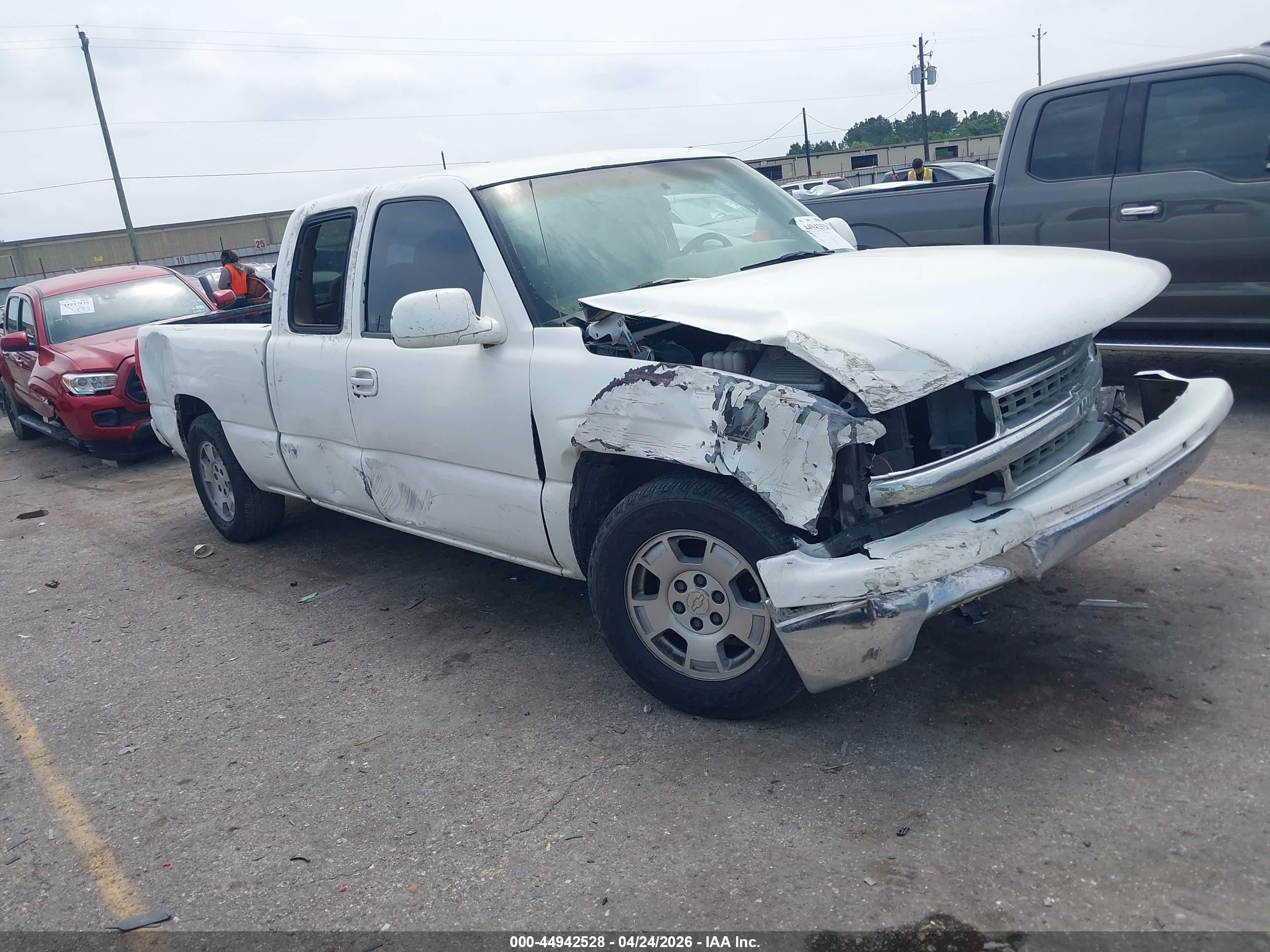1999 Chevrolet Silverado 1500 Ls White vin: 2GCEC19T3X1252744